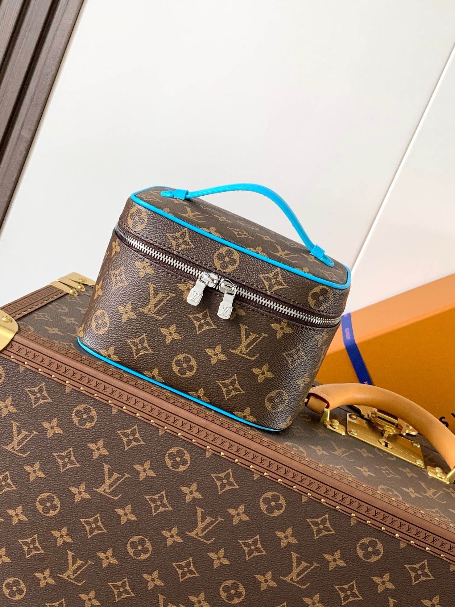 1:1 Replica LV handbag
