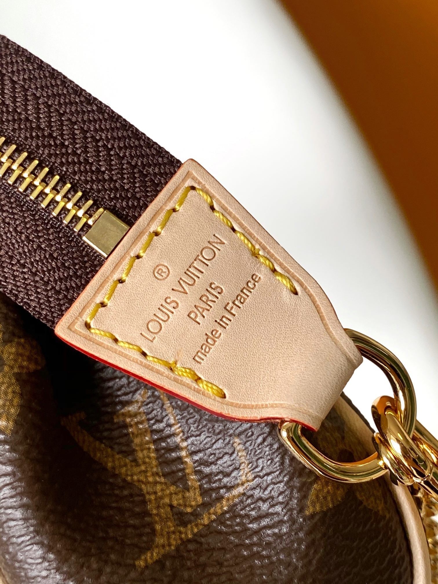 1:1 Replica LV crossbody bag