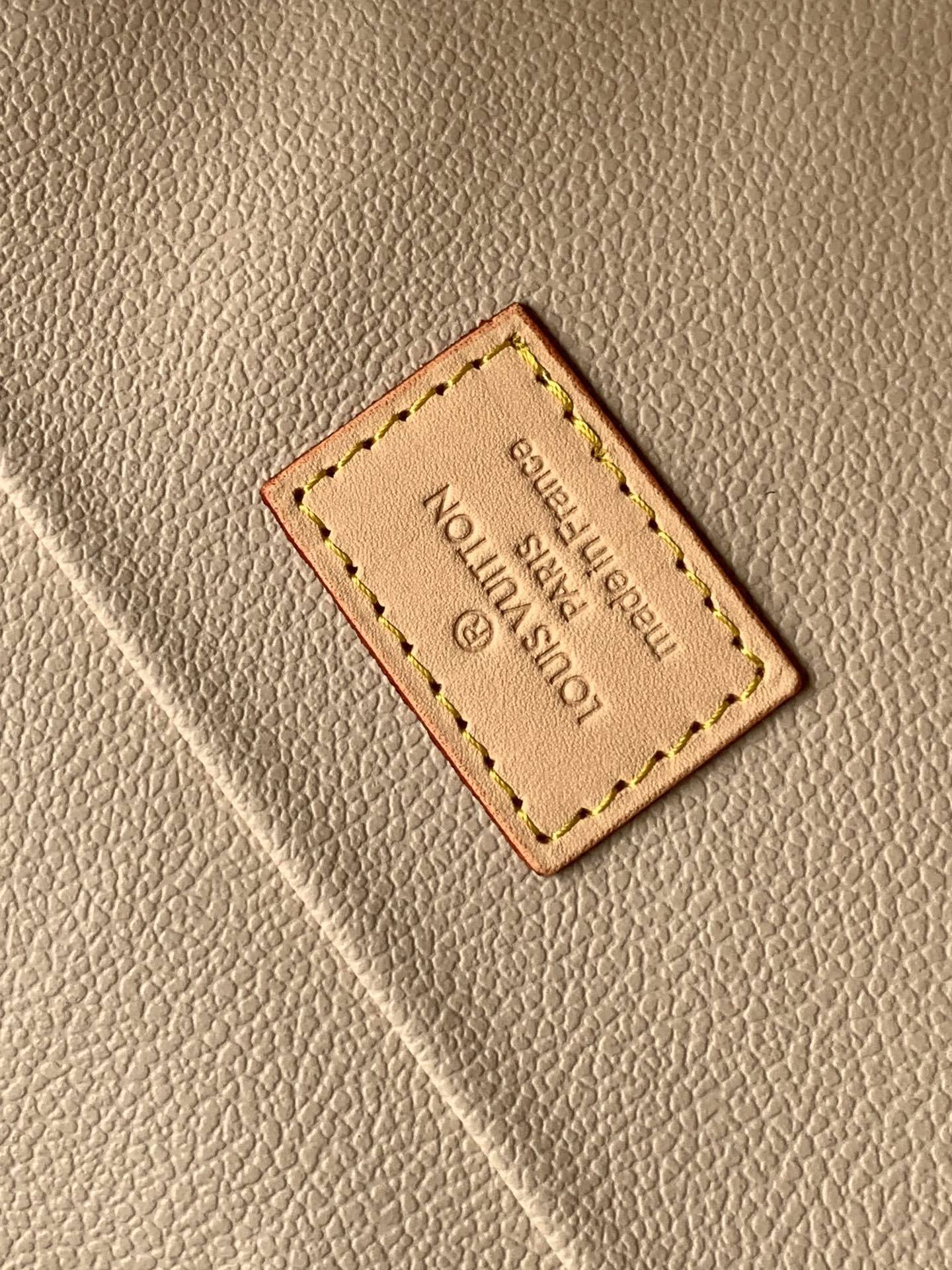 1:1 Replica LV handbag