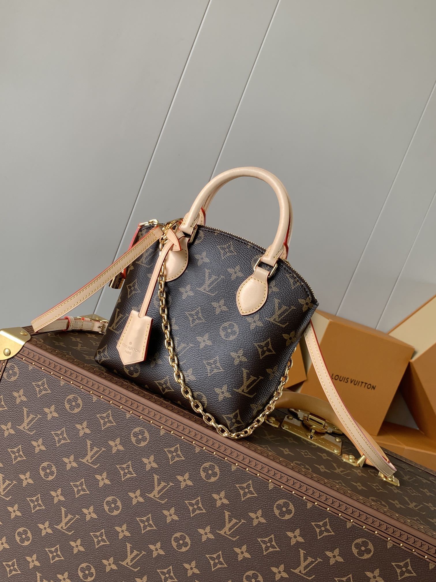 1:1 Replica LV handbag