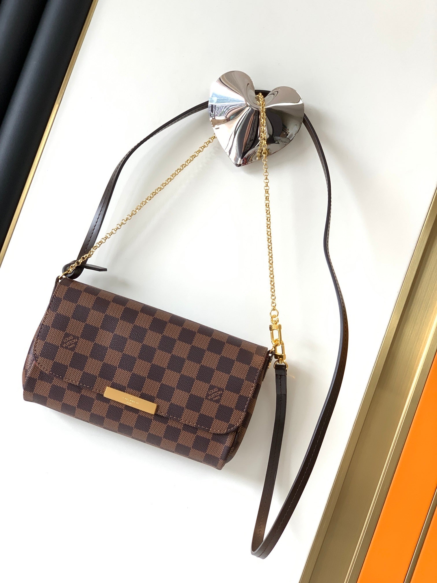 1:1 Replica LV crossbody bag