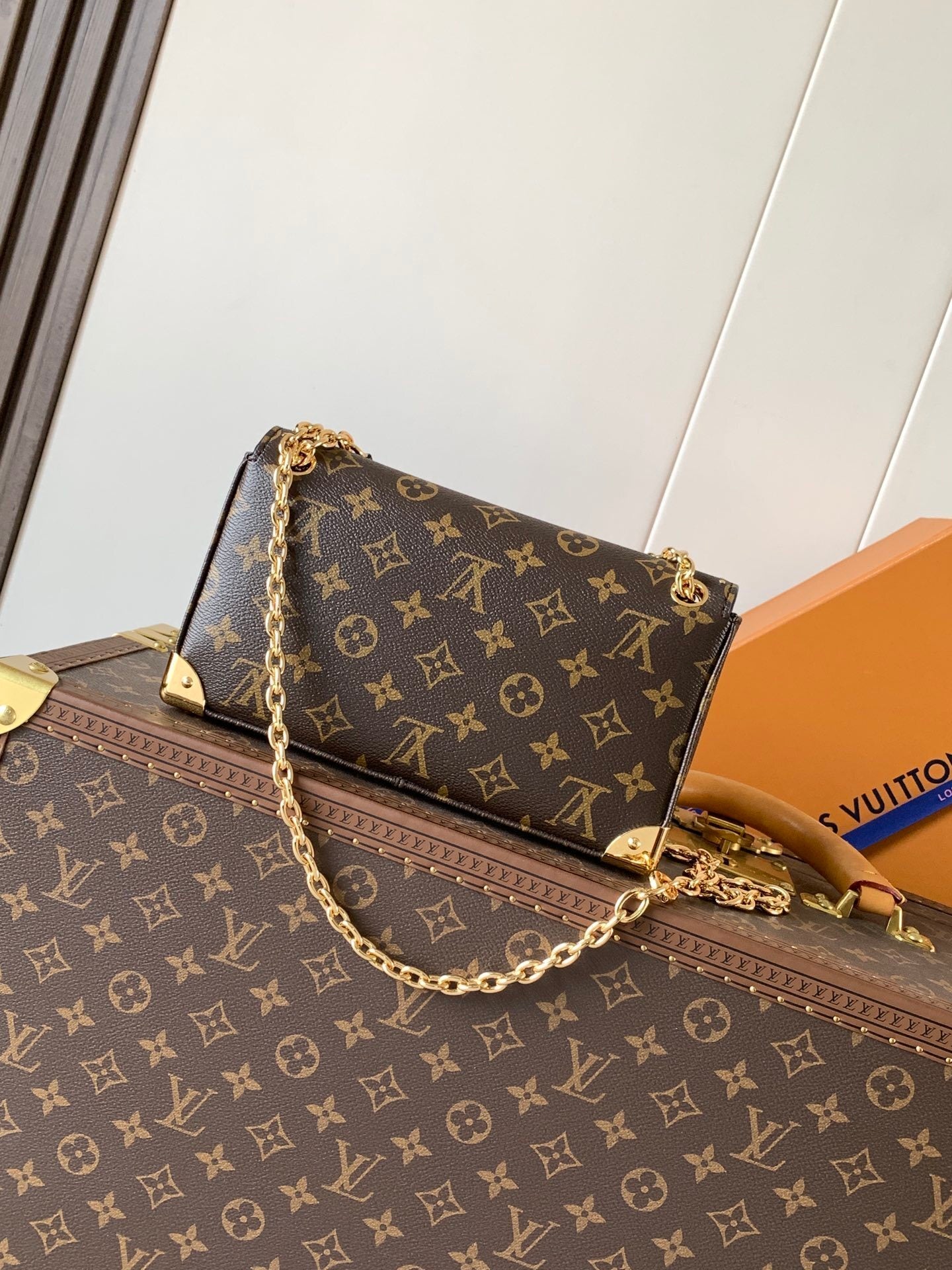 1:1 Replica LV shoulder bag