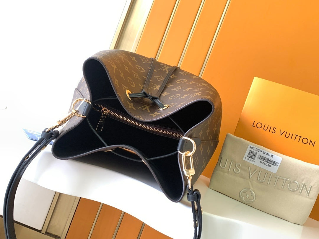 1:1 Replica LV bucket bag