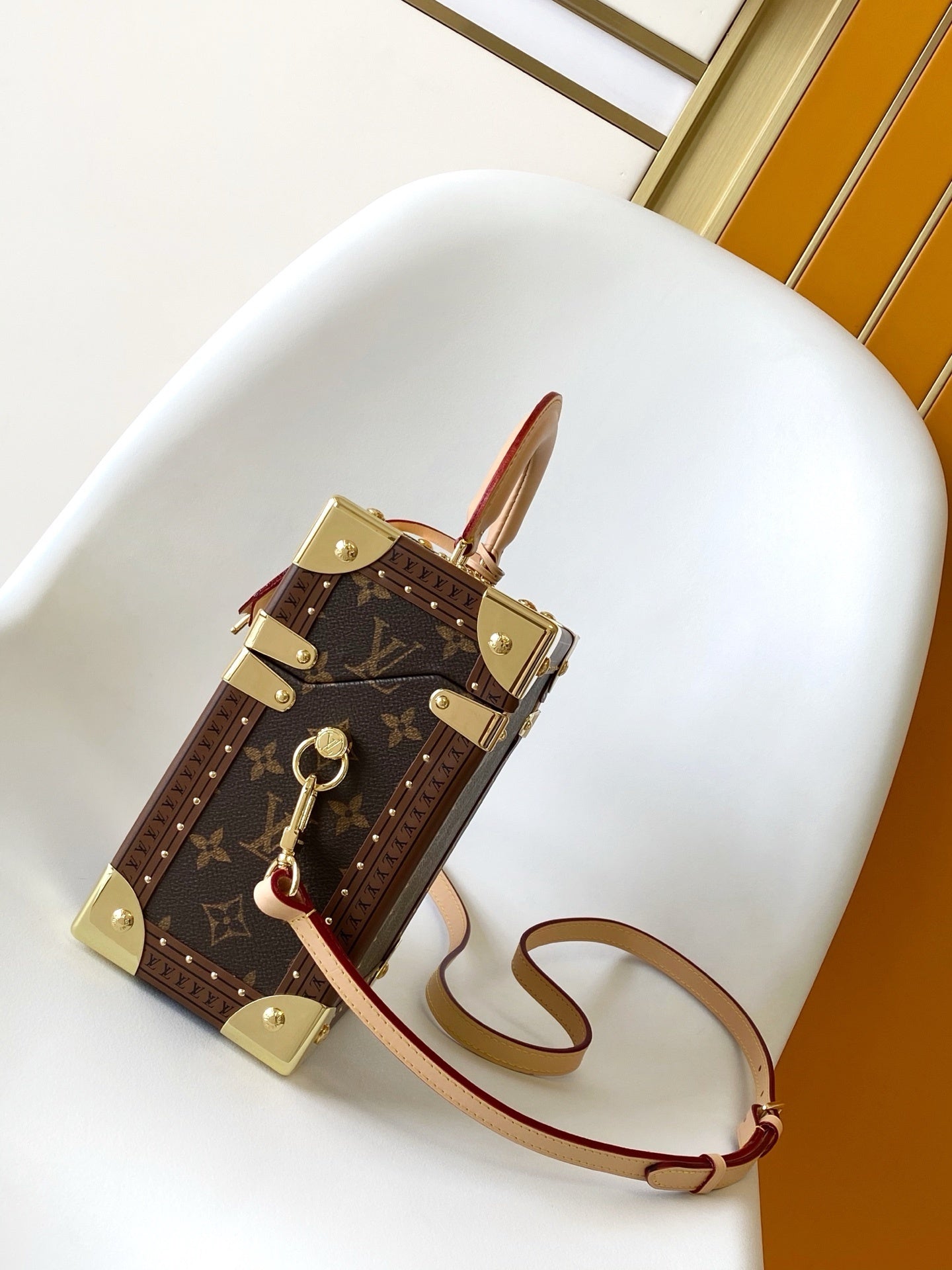 1:1 Replica LV handbag