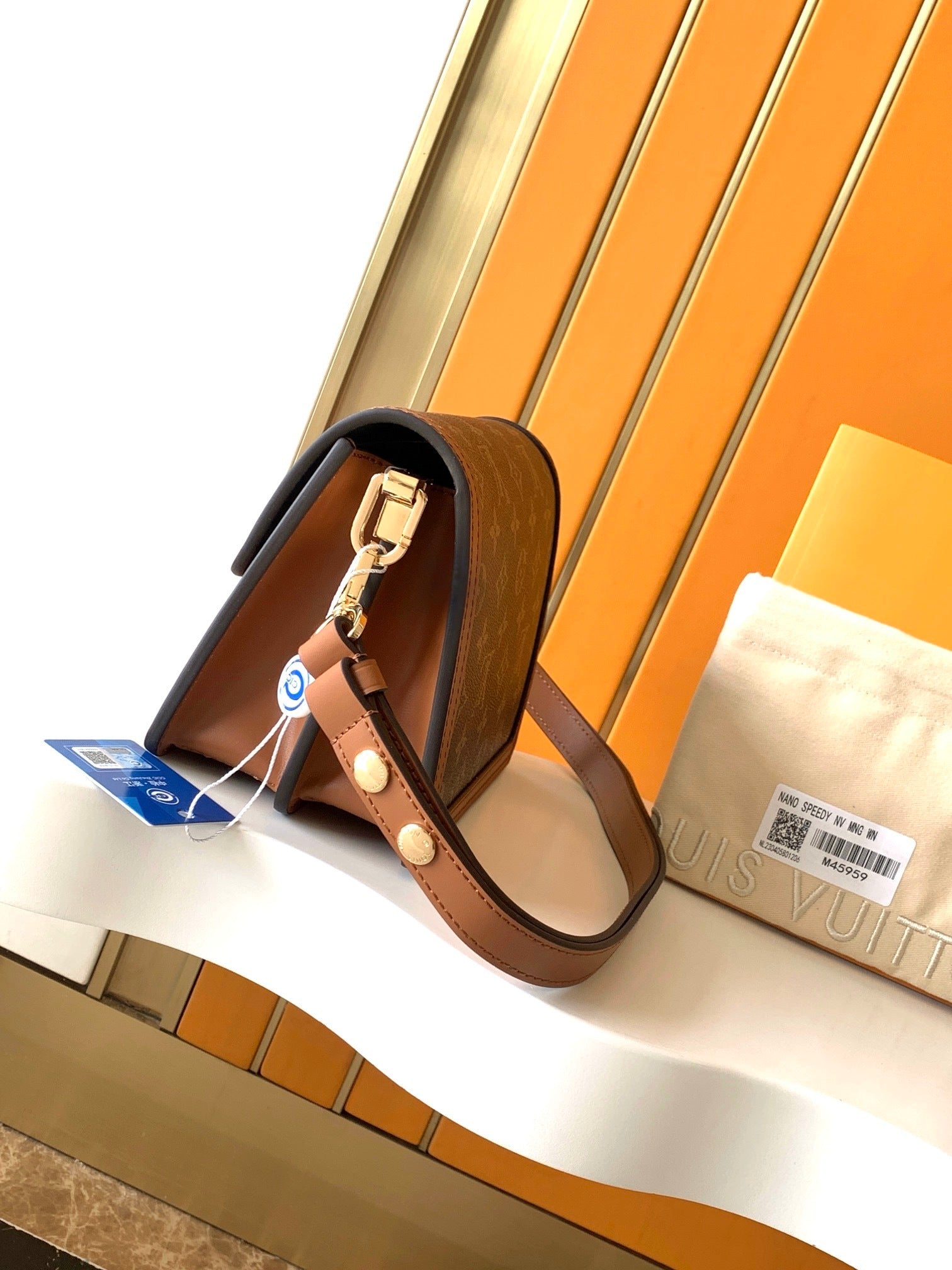 1:1 Replica LV crossbody bag