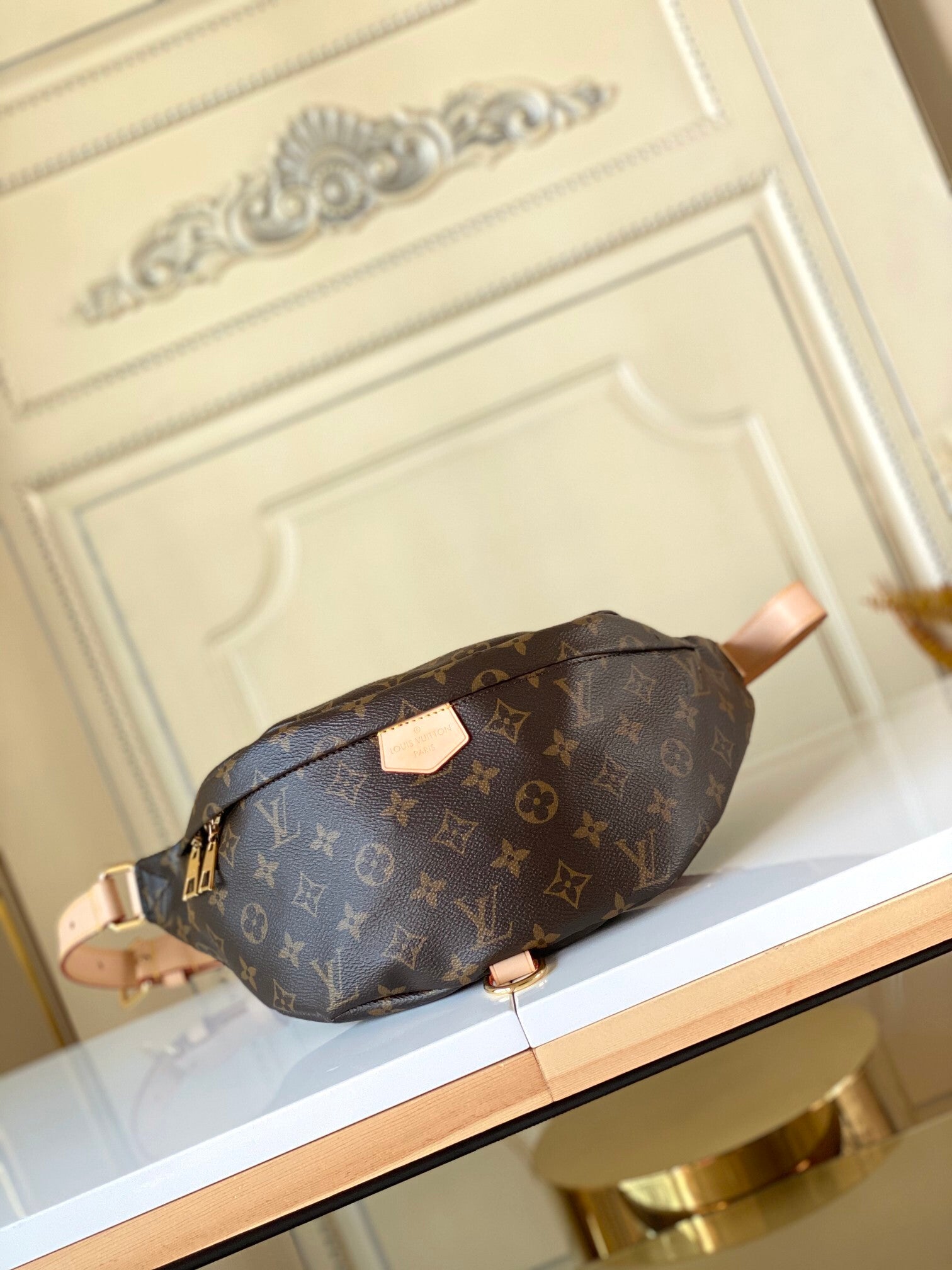 1:1 Replica LV chest bag