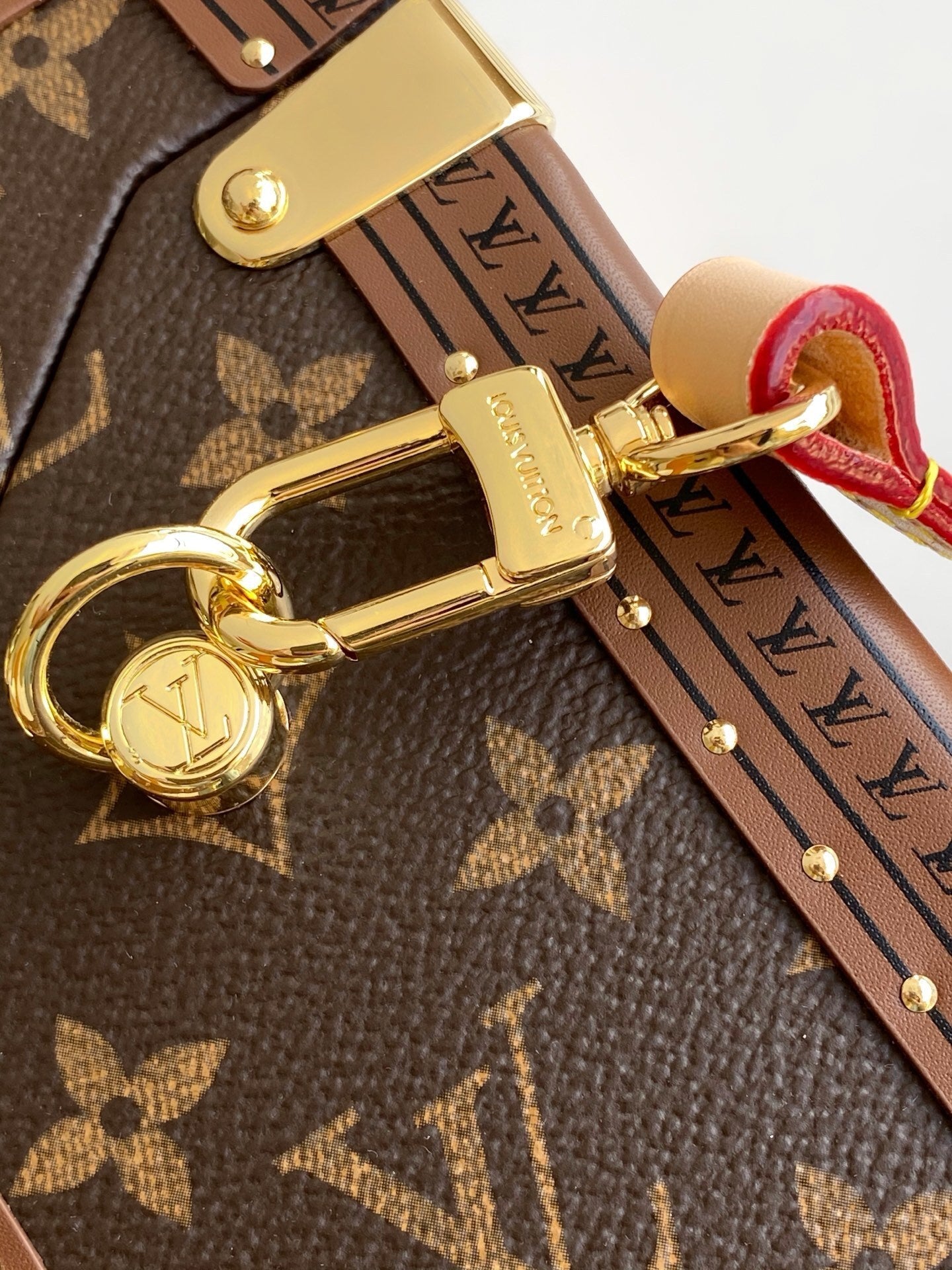 1:1 Replica LV handbag