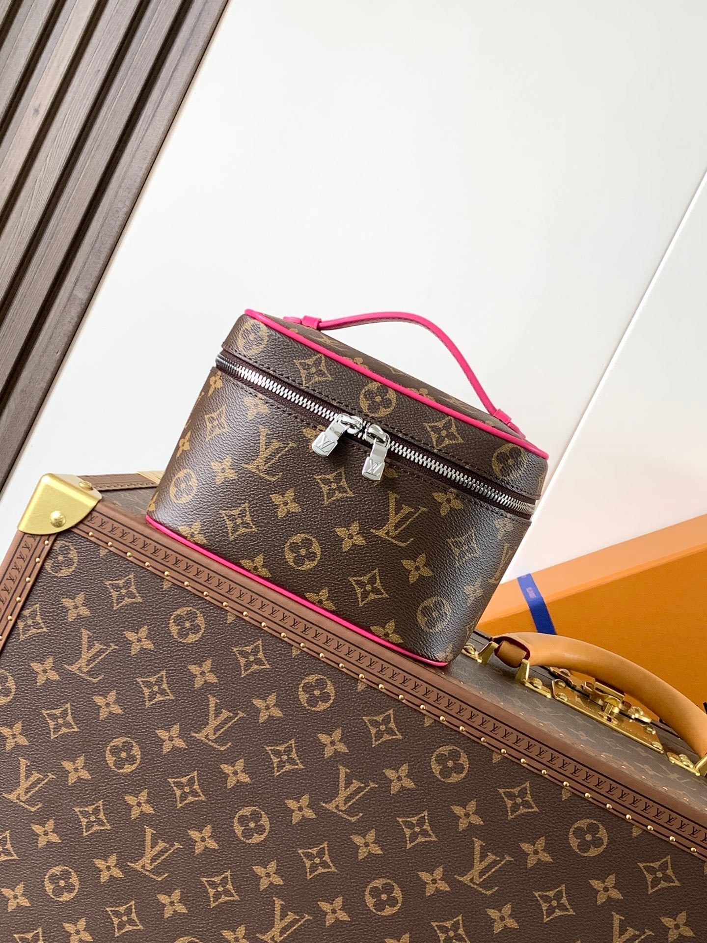 1:1 Replica LV handbag
