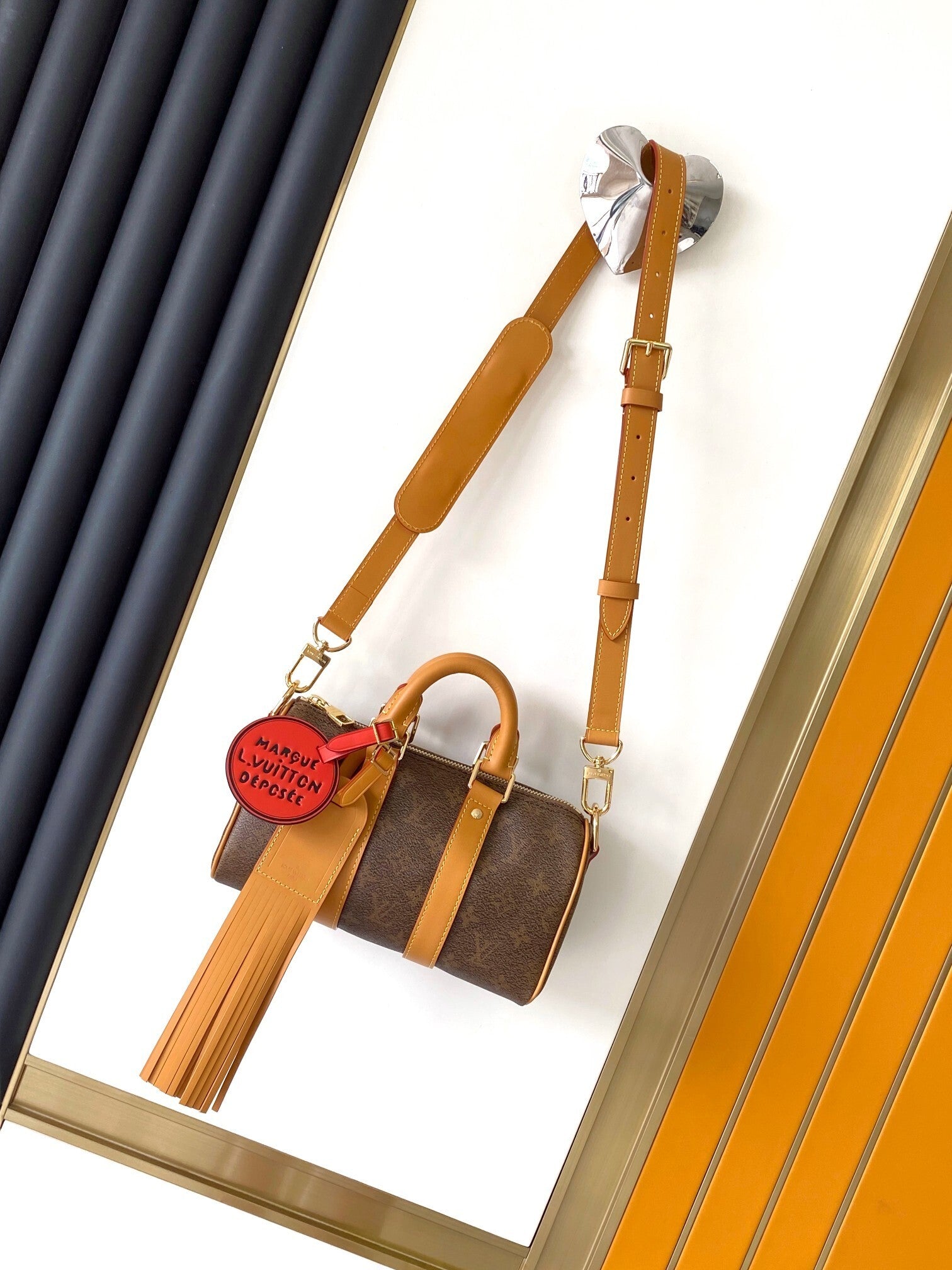 1:1 Replica LV crossbody bag