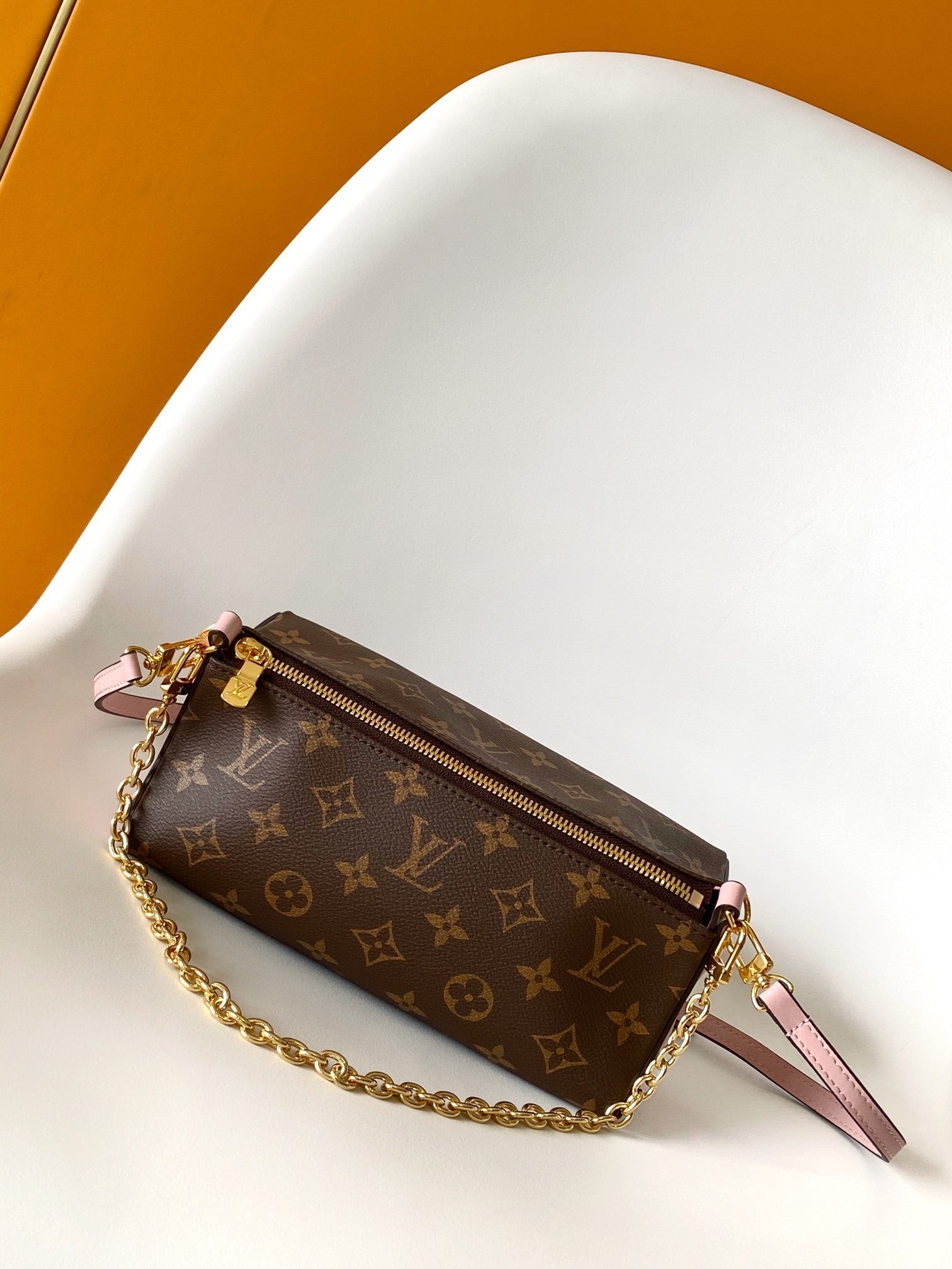 1:1 Replica LV crossbody bag