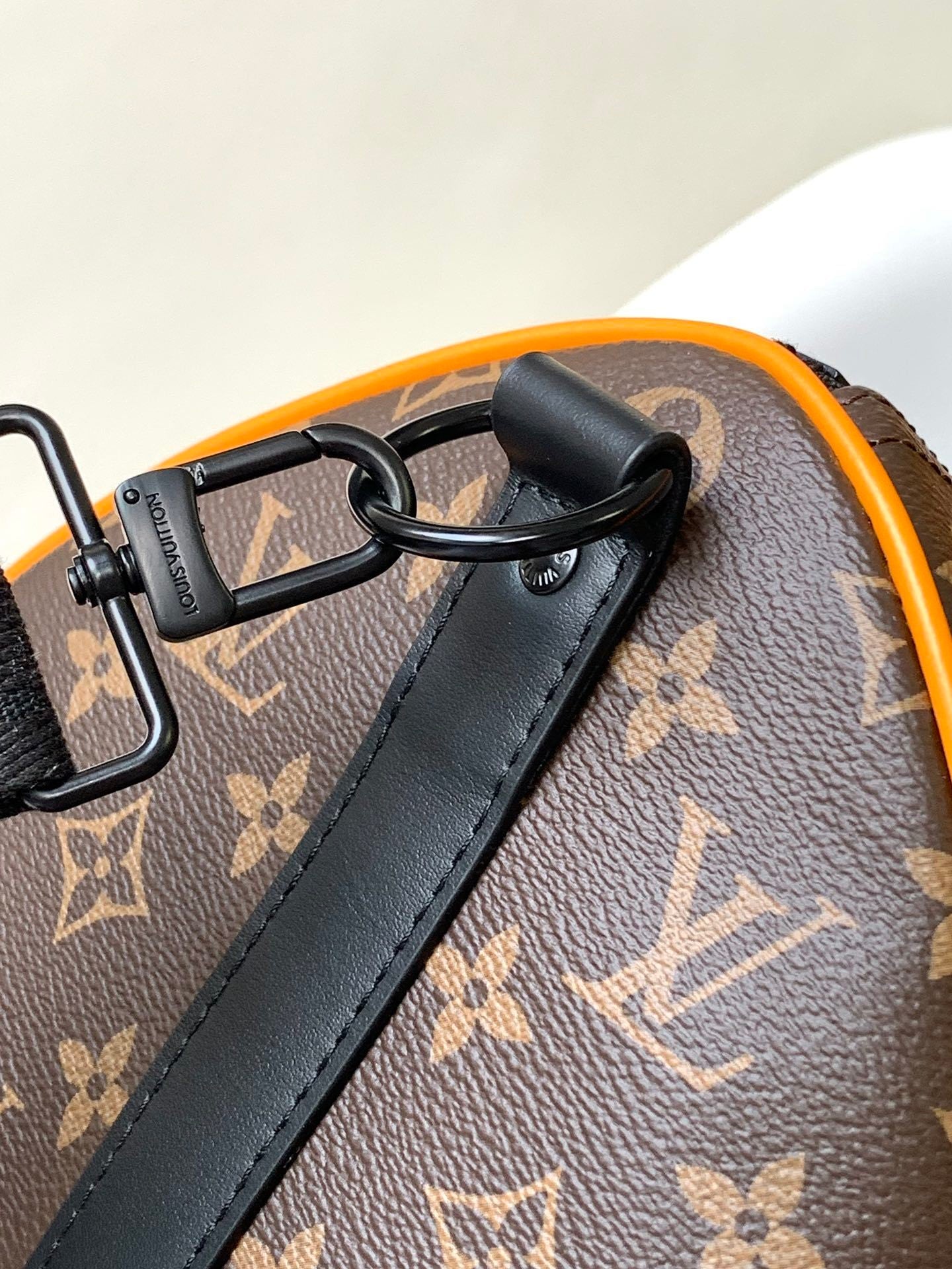 1:1 Replica LV travel bag