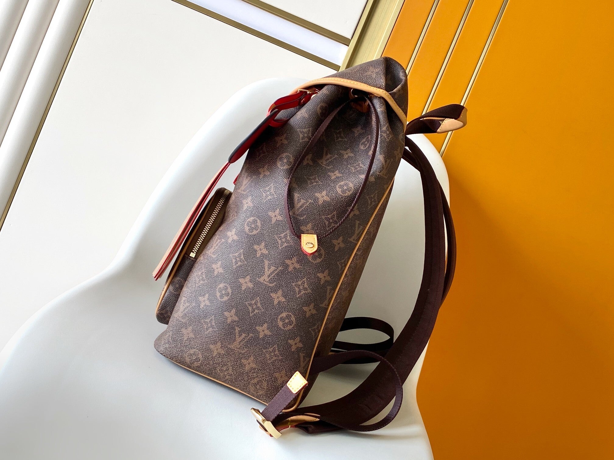 1:1 Replica LV backpack