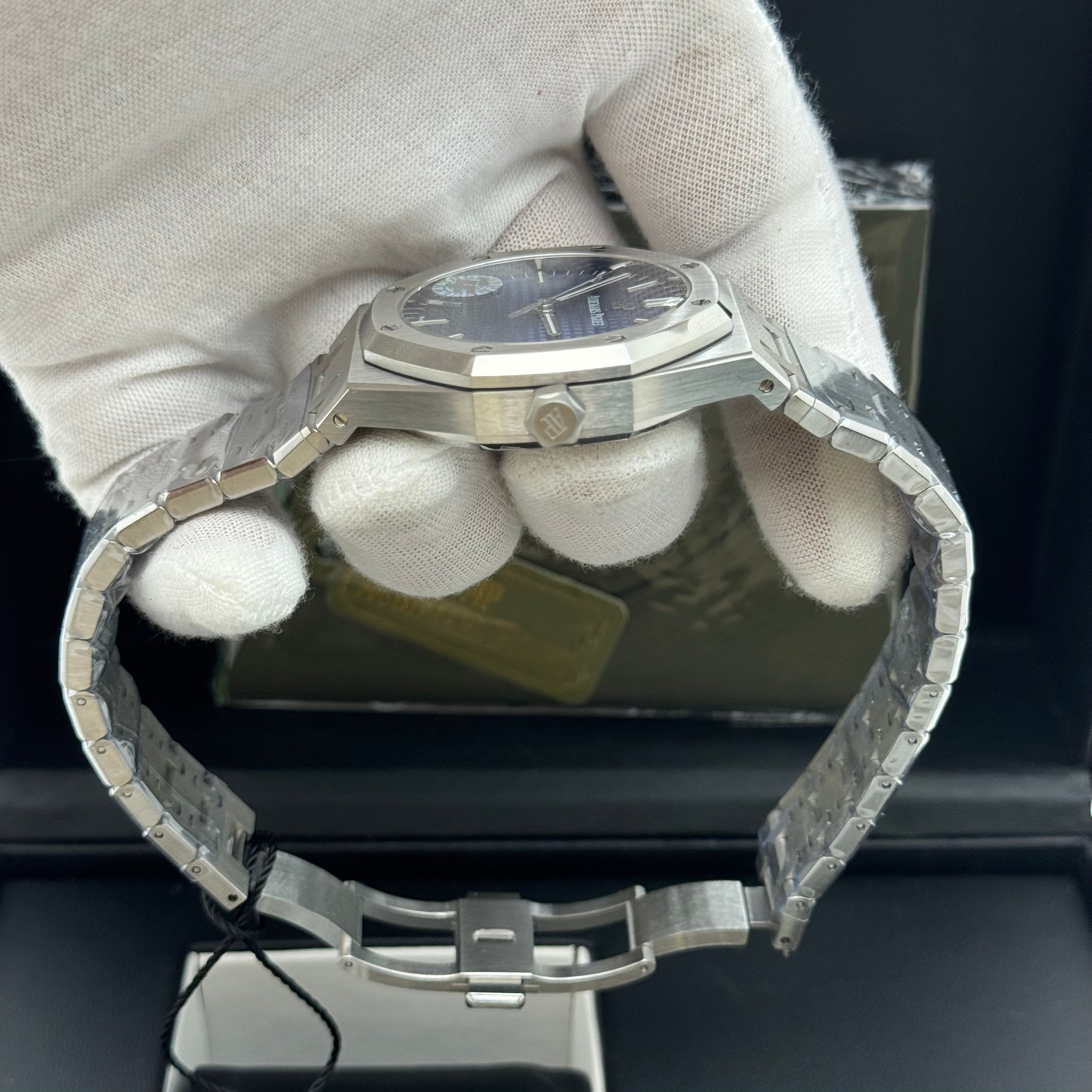 Audemars Piguet Royal Oak Blue Dial Stainless steel watch 41MM