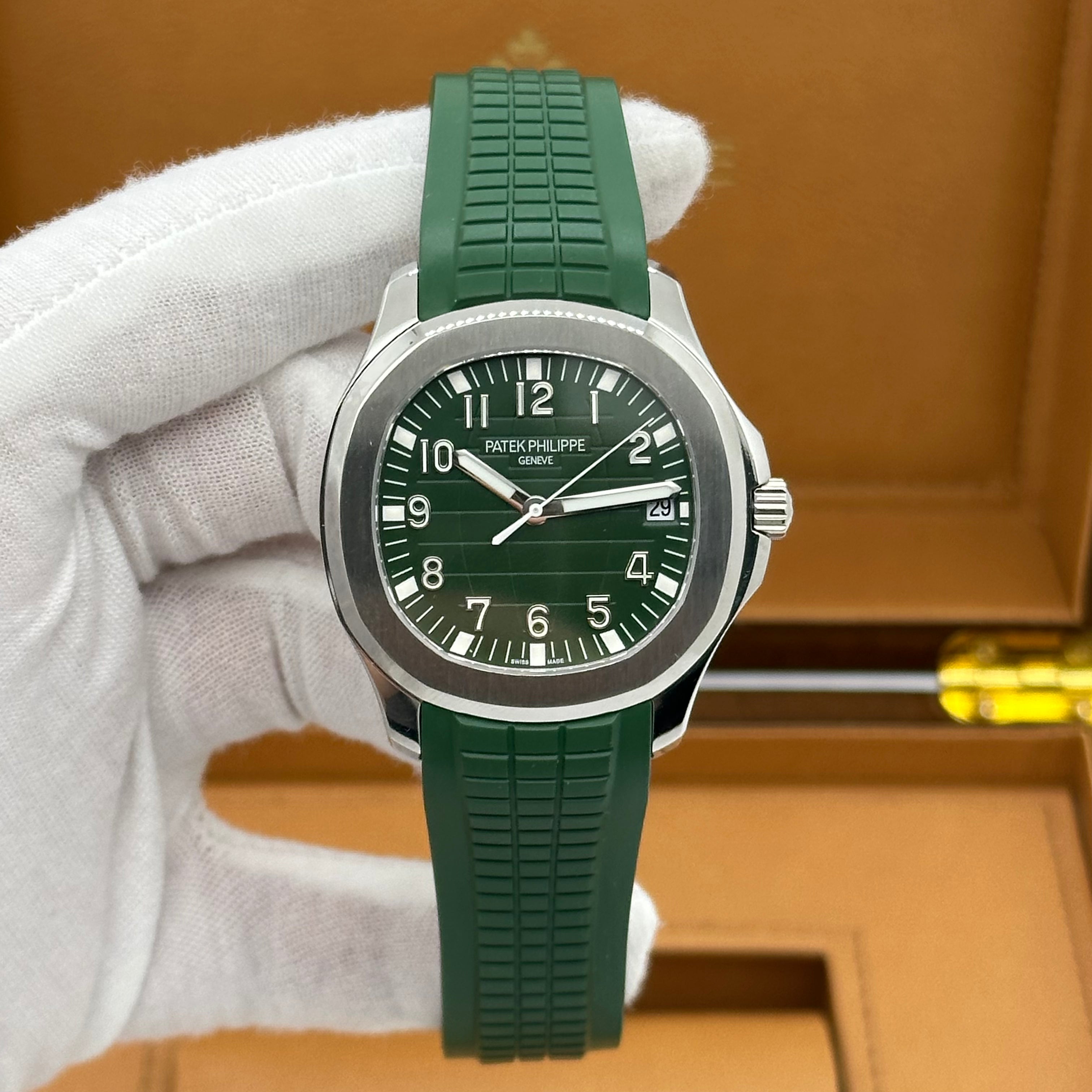 Patek Phillippe Aquanaut "Jumbo" 5168G Khaki Green Dial 42MM