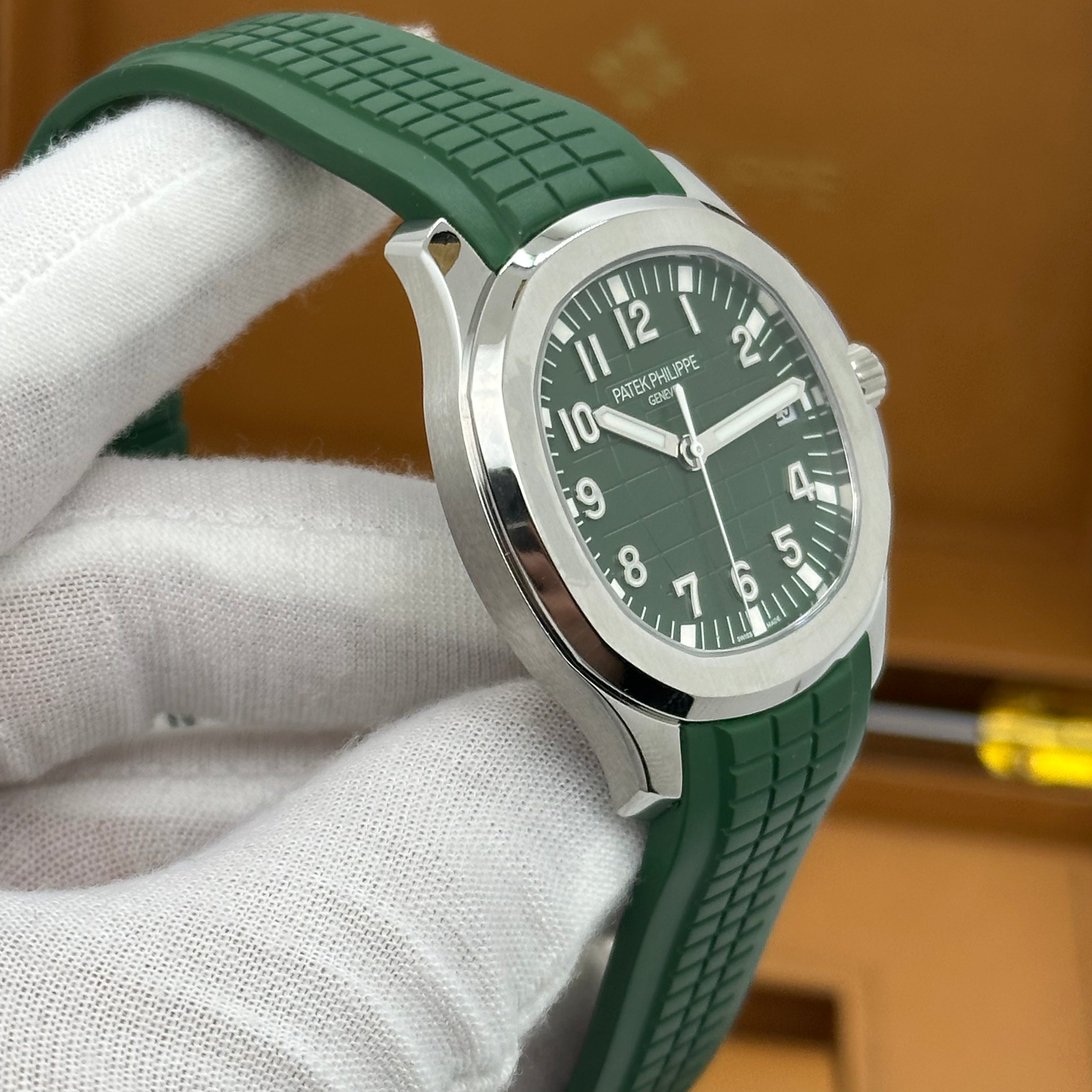 Patek Phillippe Aquanaut "Jumbo" 5168G Khaki Green Dial 42MM