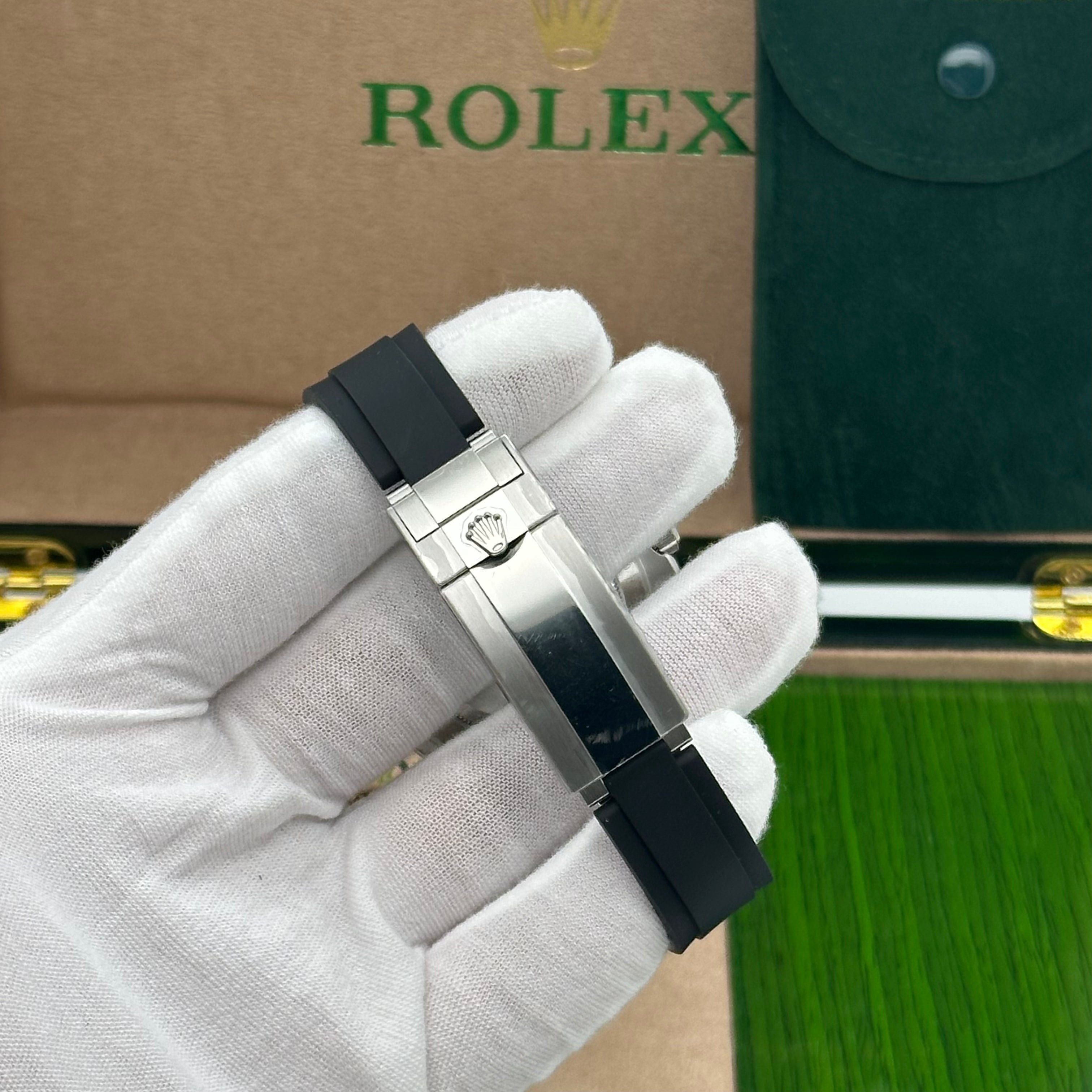 Rolex Yacht-Master 42mm – Blue Dial Oysterflex Rubber Strap, Black Ceramic Bezel