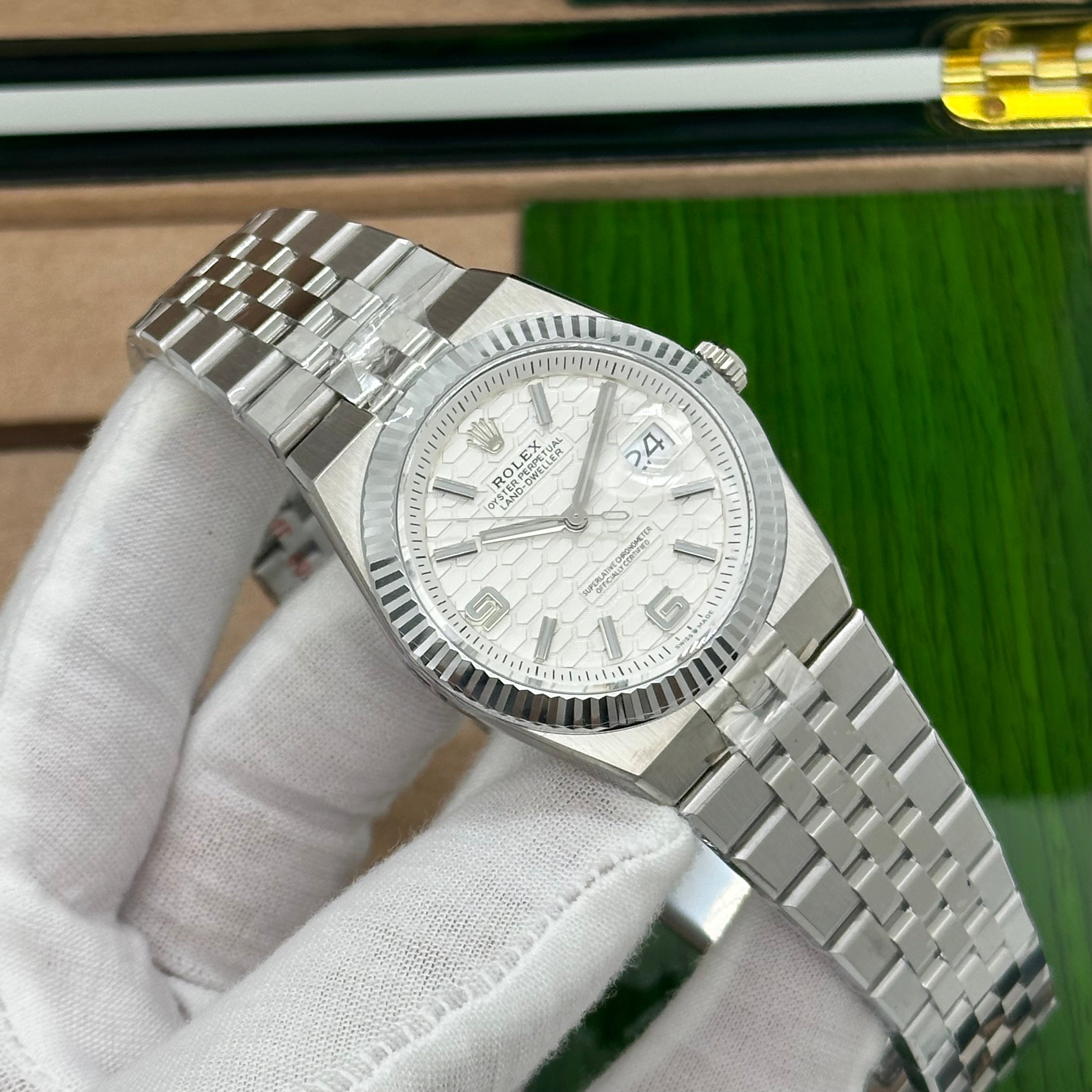 Rolex Oyster Perpetual Land-Dweller 41mm – Silver Textured Dial