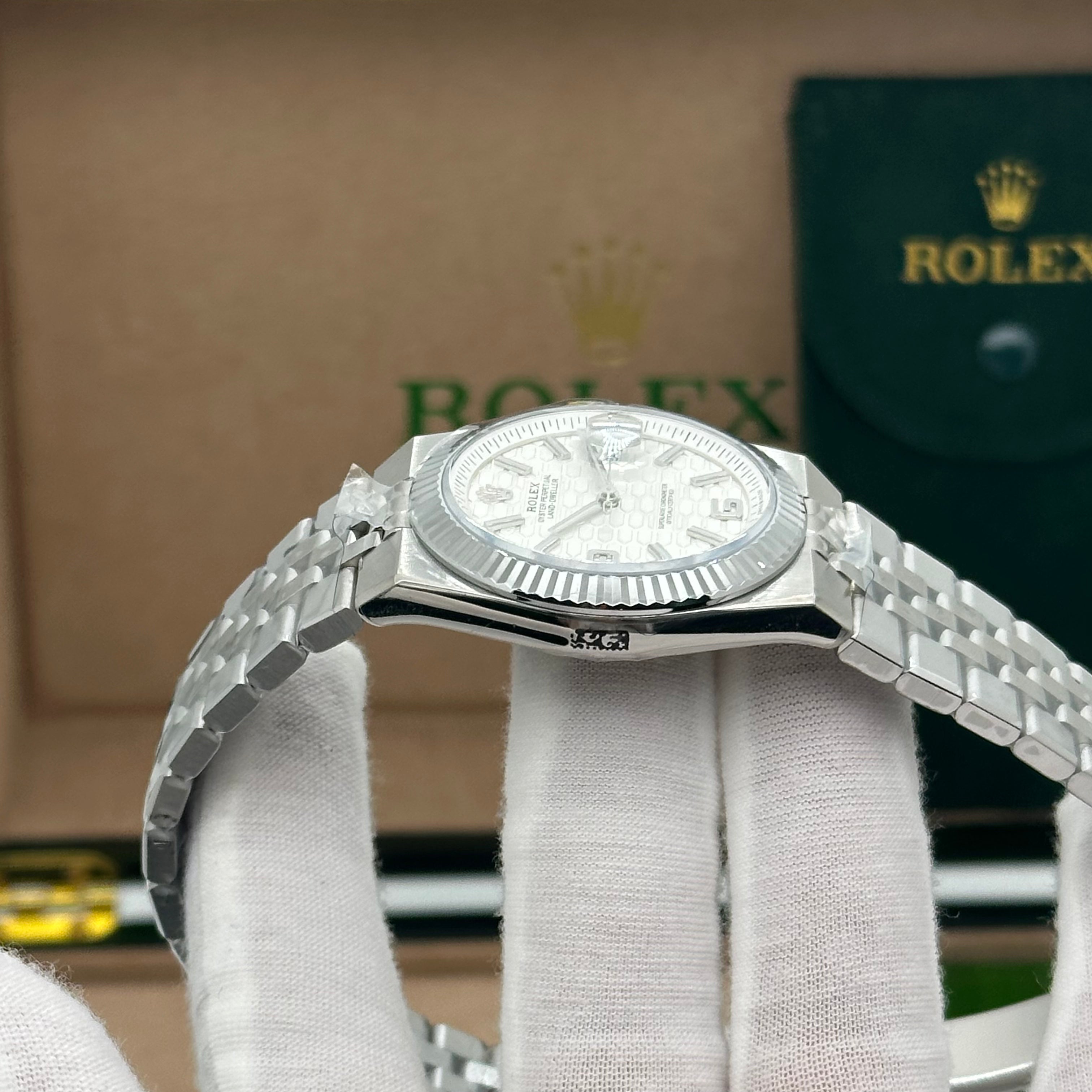 Rolex Oyster Perpetual Land-Dweller 41mm – Silver Textured Dial