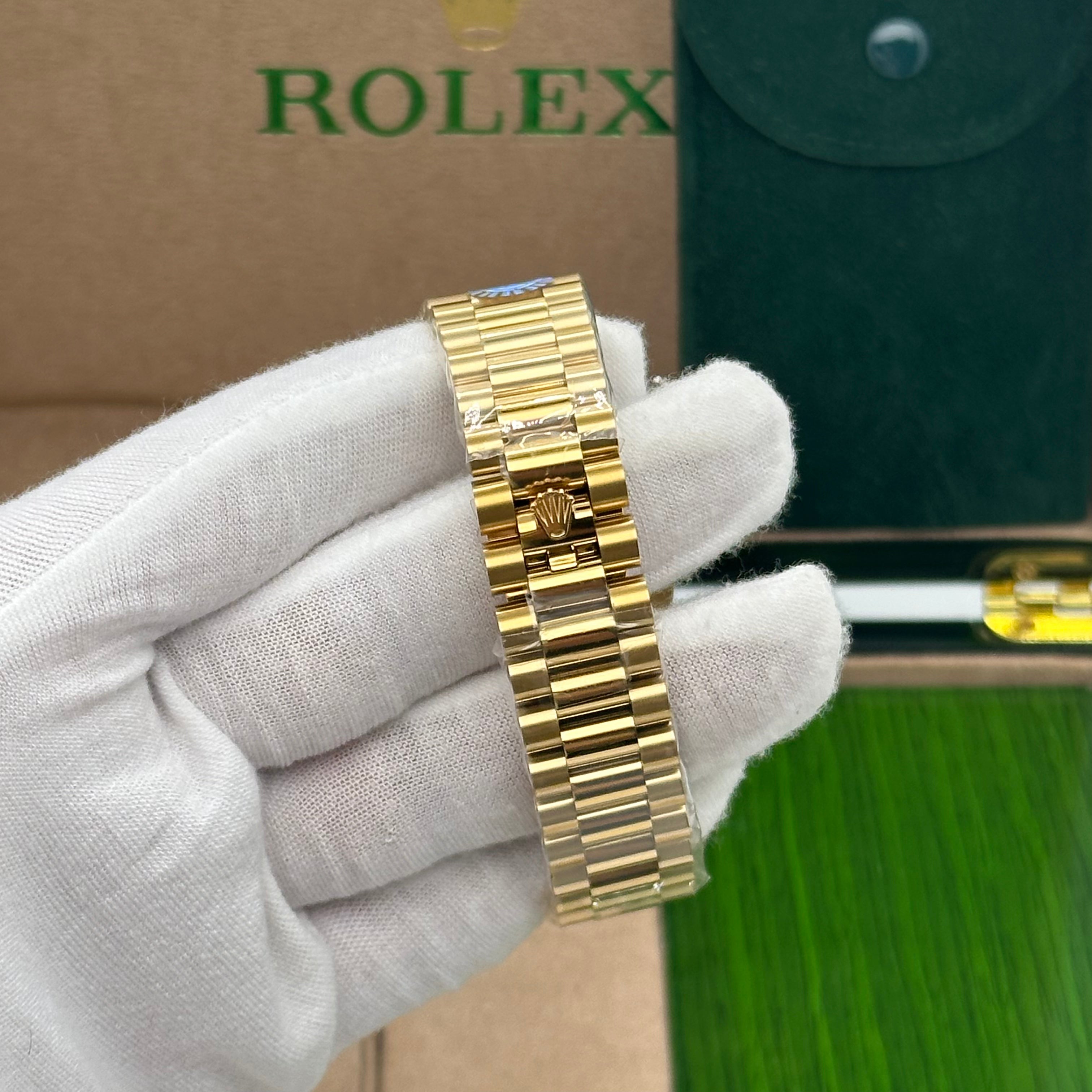 Rolex Oyster Perpetual Day-Date 36MM – Yellow Gold with Carnelian Dial