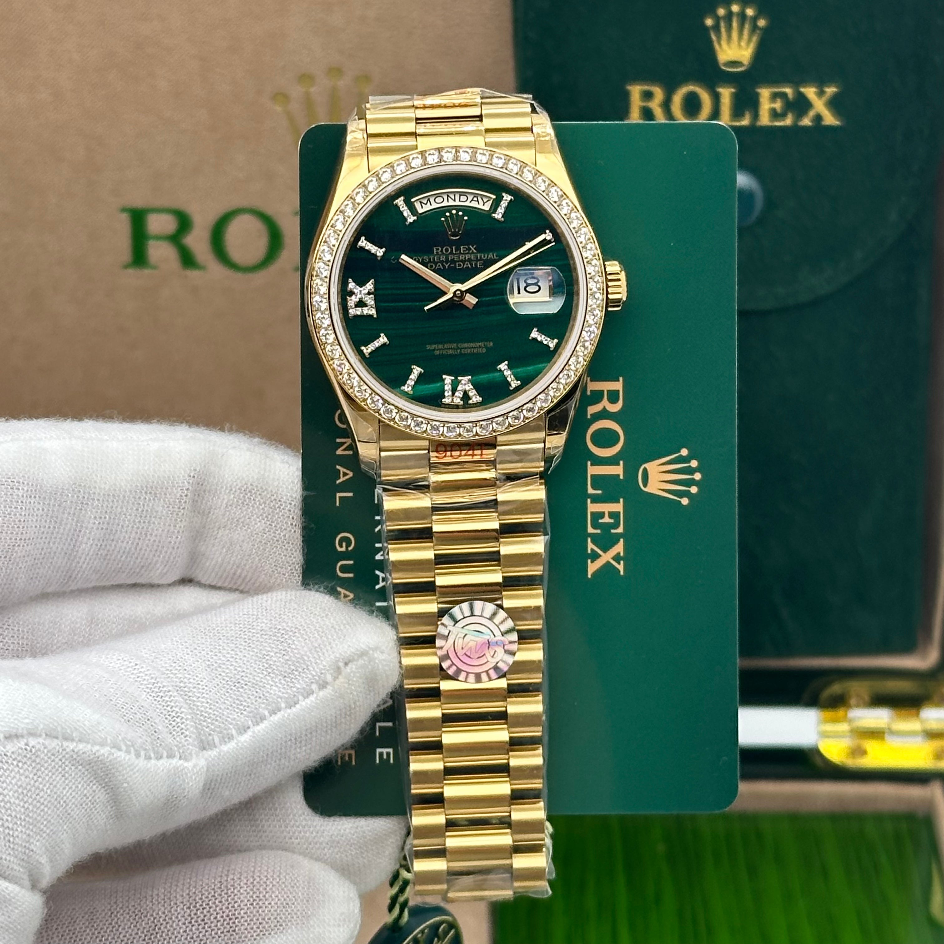 Rolex Day-Date 36mm Yellow Gold Green Malachite Dial Diamond Bezel