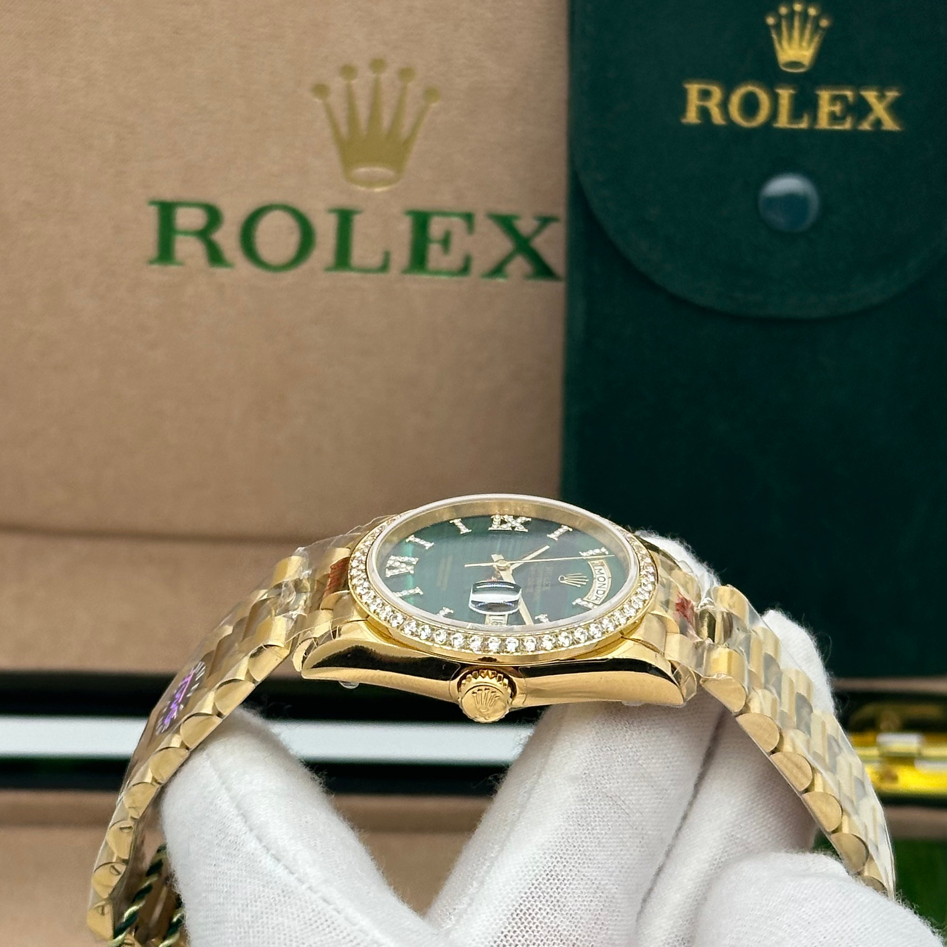 Rolex Day-Date 36mm Yellow Gold Green Malachite Dial Diamond Bezel