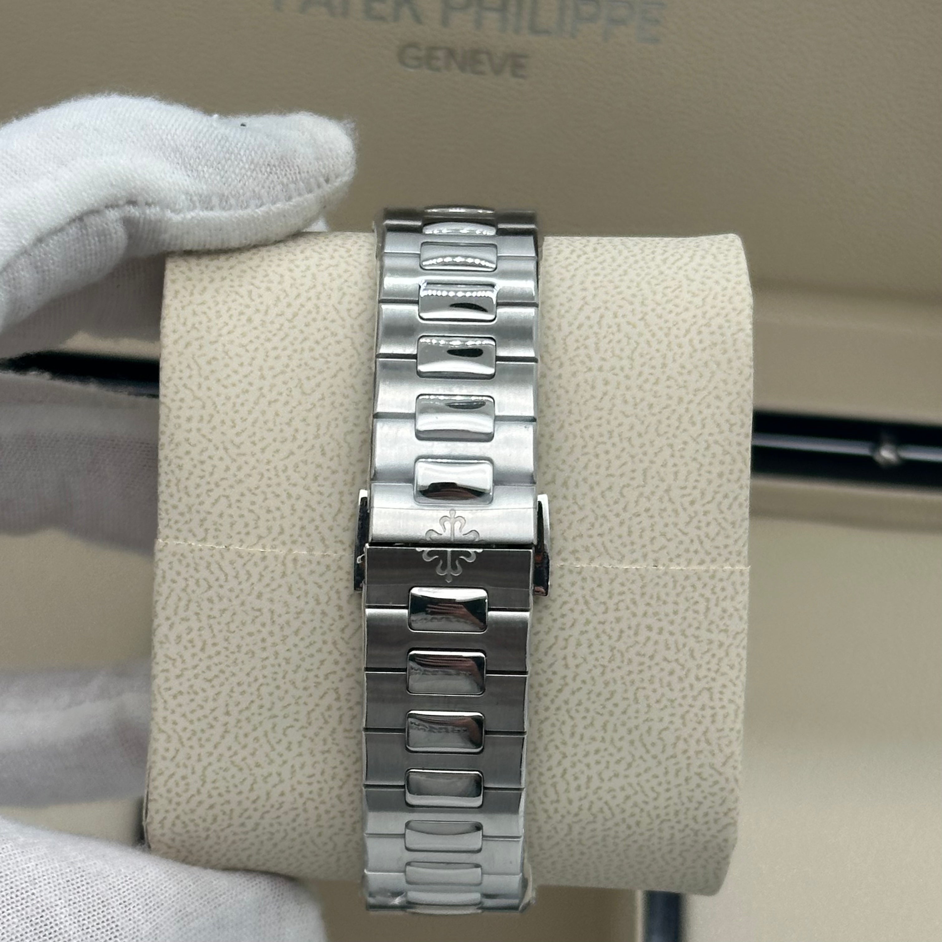 Patek Philippe Nautilus TV Screen Annual Calendar – Green Dial – Swiss Super Clone 1:1