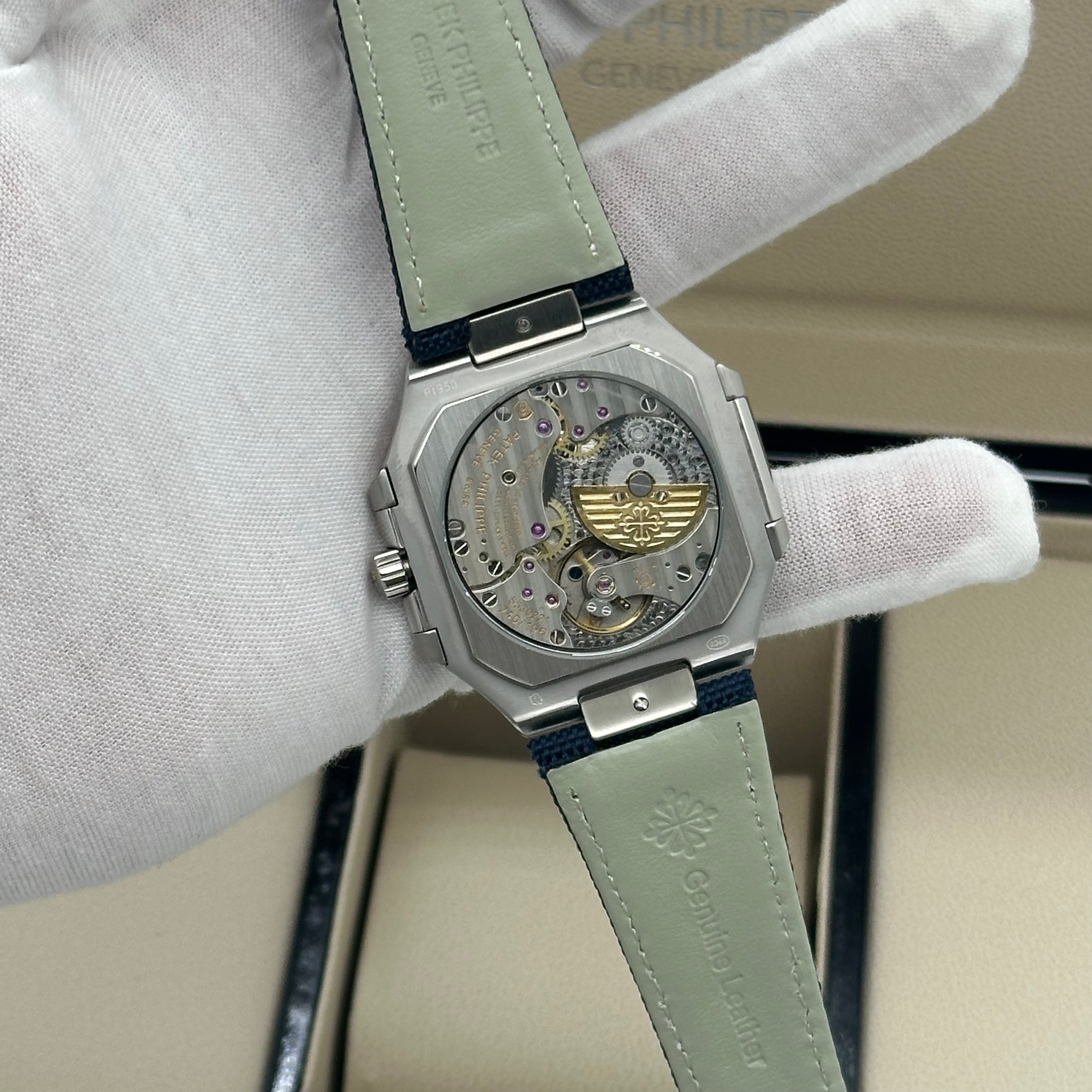 Patek Philippe Nautilus TV Screen – Blue Dial – Fabric Sport Strap – Moonphase Annual Calendar – Swiss Super Clone 1:1