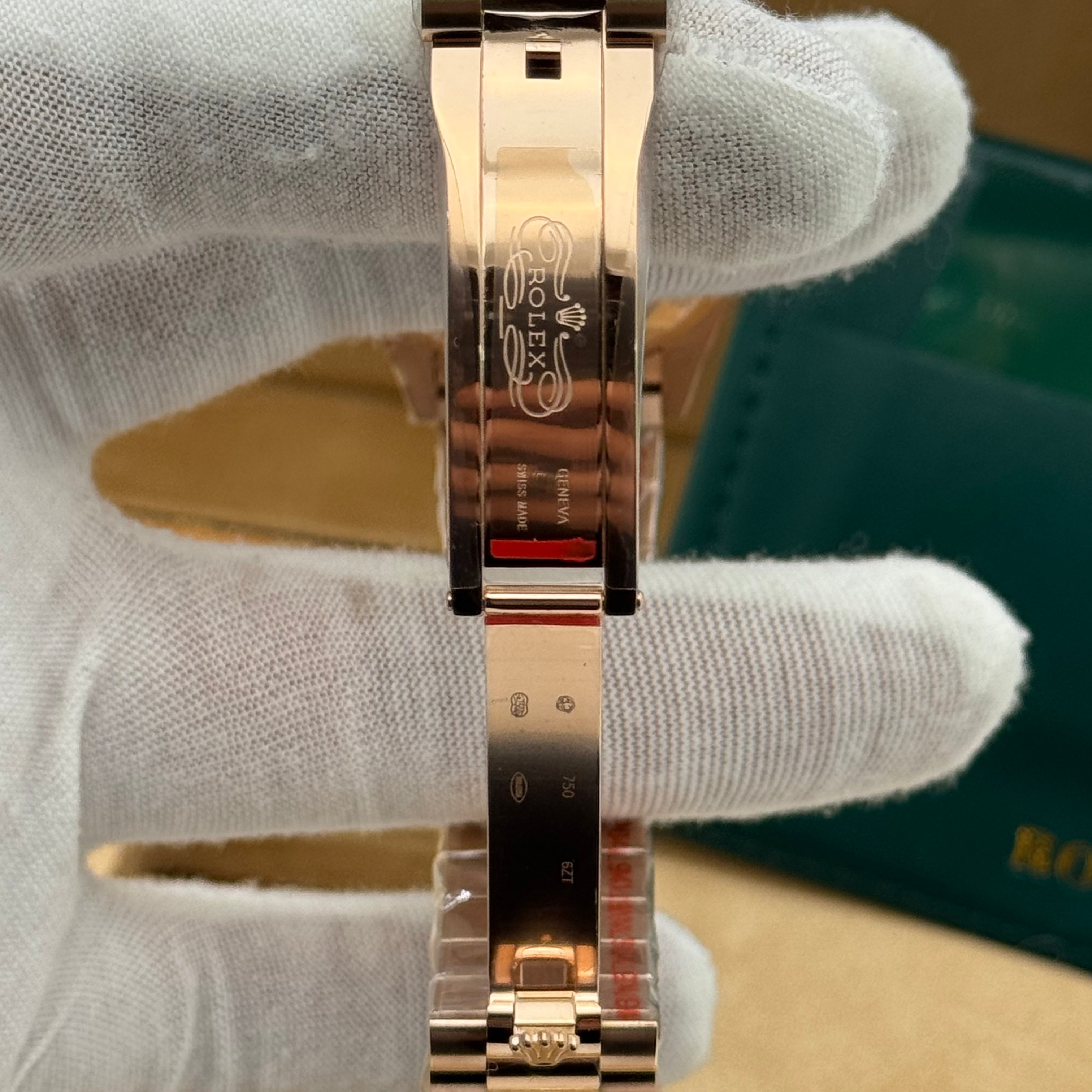 Rolex Emerald Green President Watch – Rose Gold – Diamond Bezel (Day-Date)