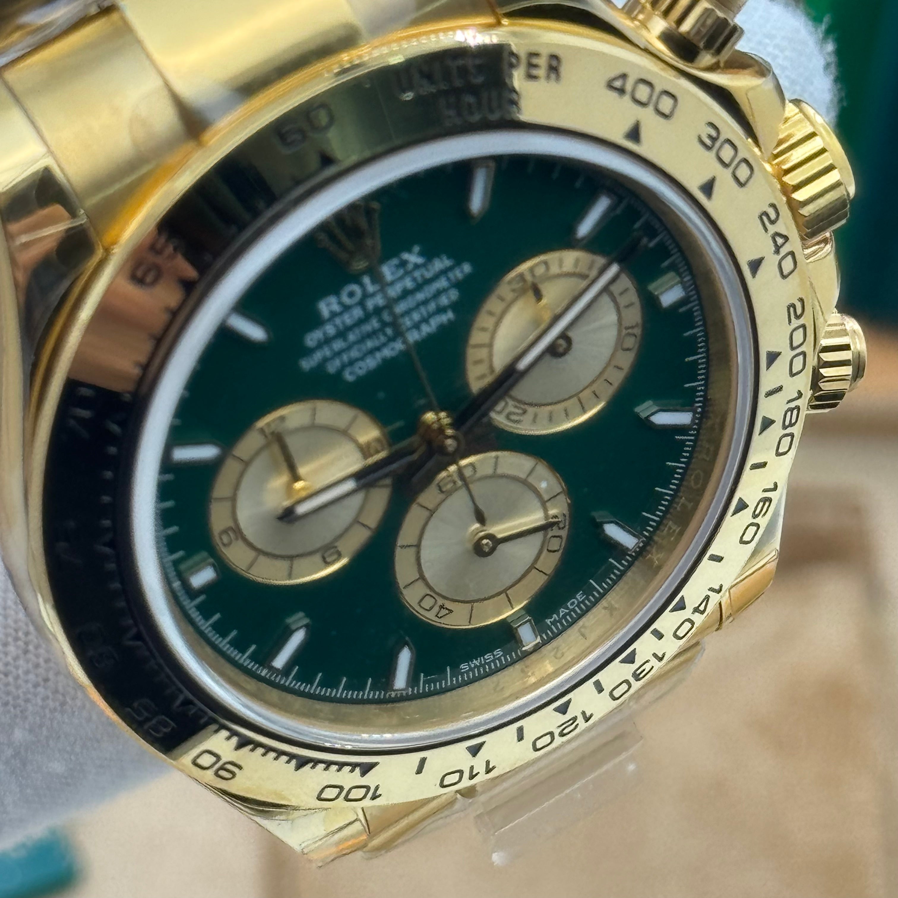 Rolex Daytouna Gold Chronograph Watch – Green Dial – Swiss Super Clone 2025 Version J23251