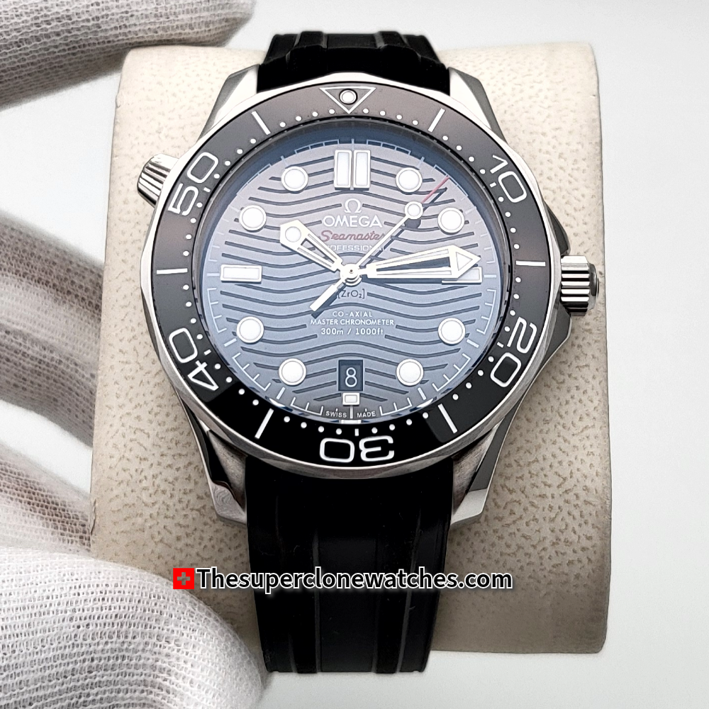 Omega Seamaster Diver 300M Steel On Rubber Strap Black Dial Exact 1:1 Super Clone 8800 Swiss Movement Replica Watch