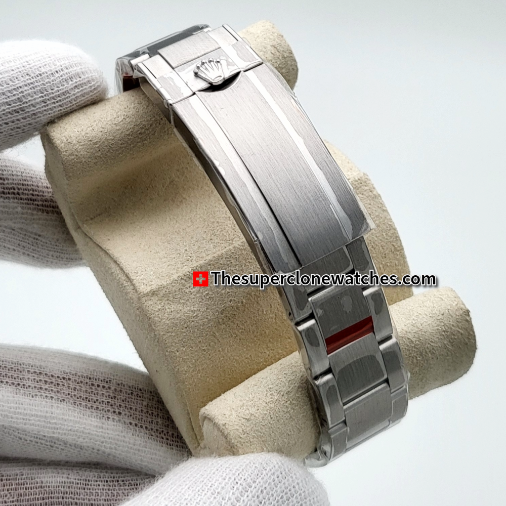 Rolex Submariner Hulk Date Green Dial Exact 1:1 Super Clone 3135 Swiss Movement Replica Watch Ref-116610LV