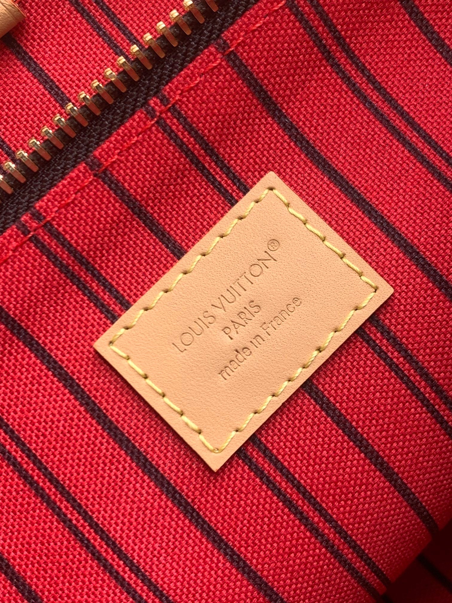 1:1 Replica LV shell bag