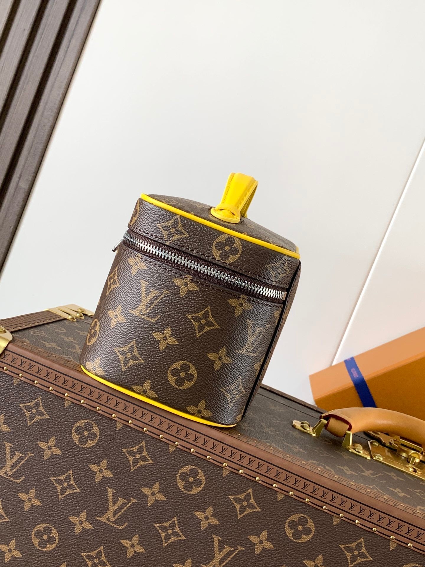 1:1 Replica LV handbag