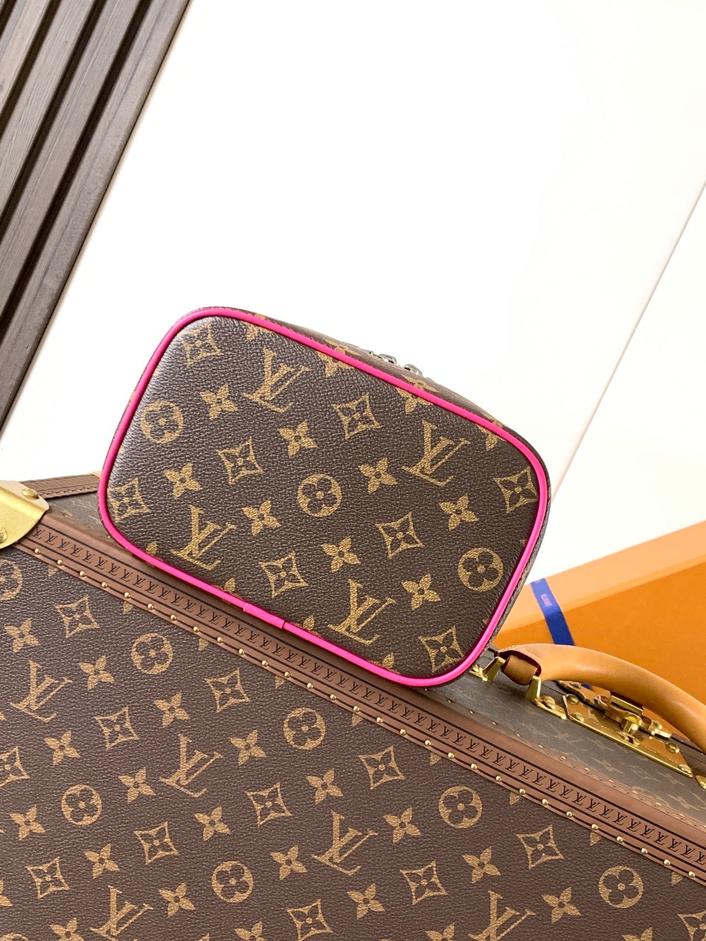 1:1 Replica LV handbag