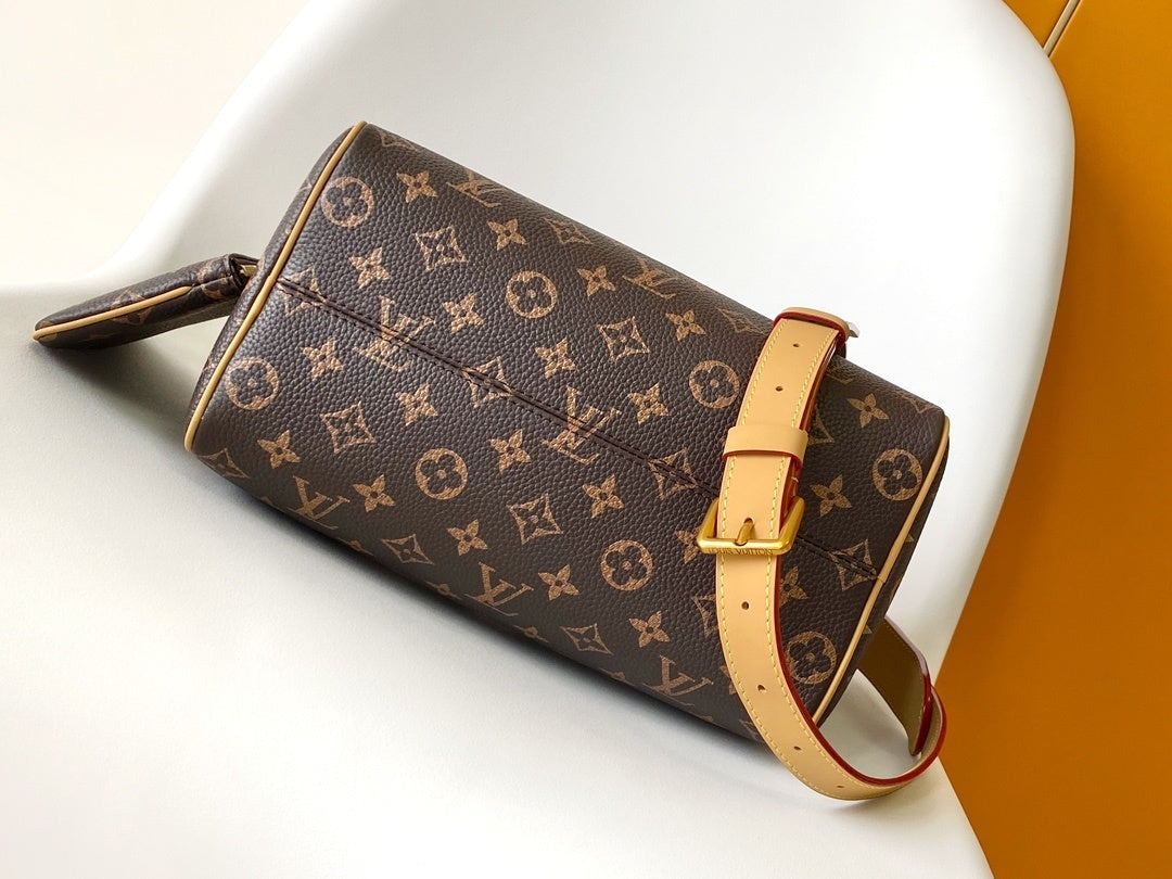 1:1 Replica LV crossbody bag