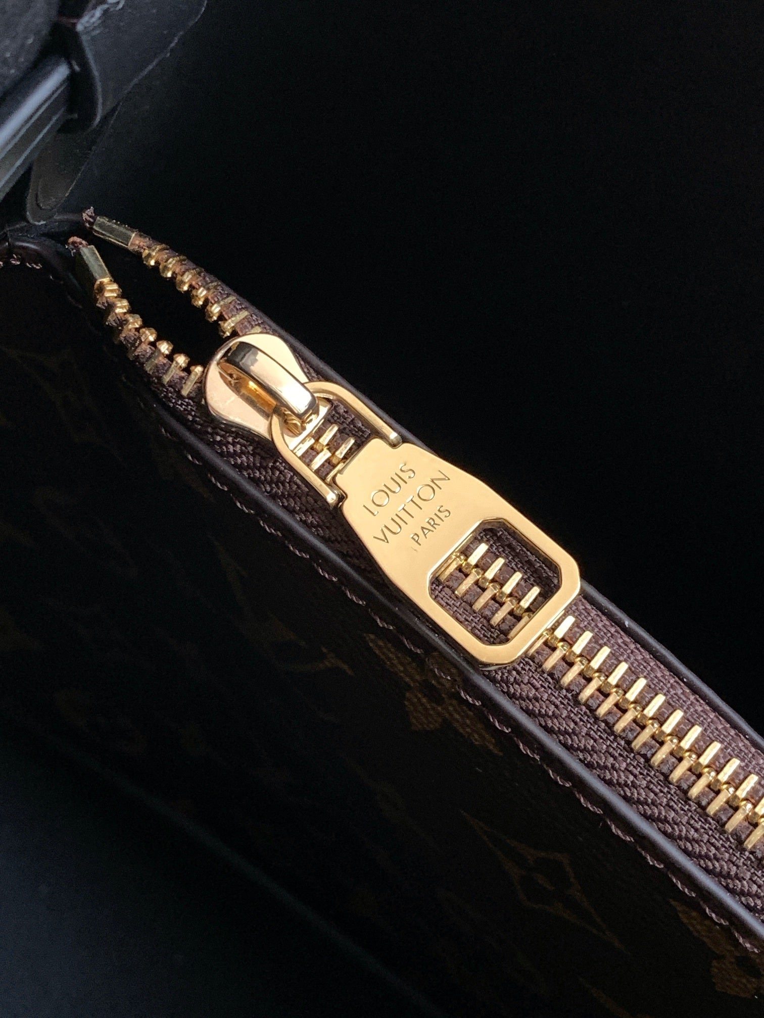 1:1 Replica LV bucket bag