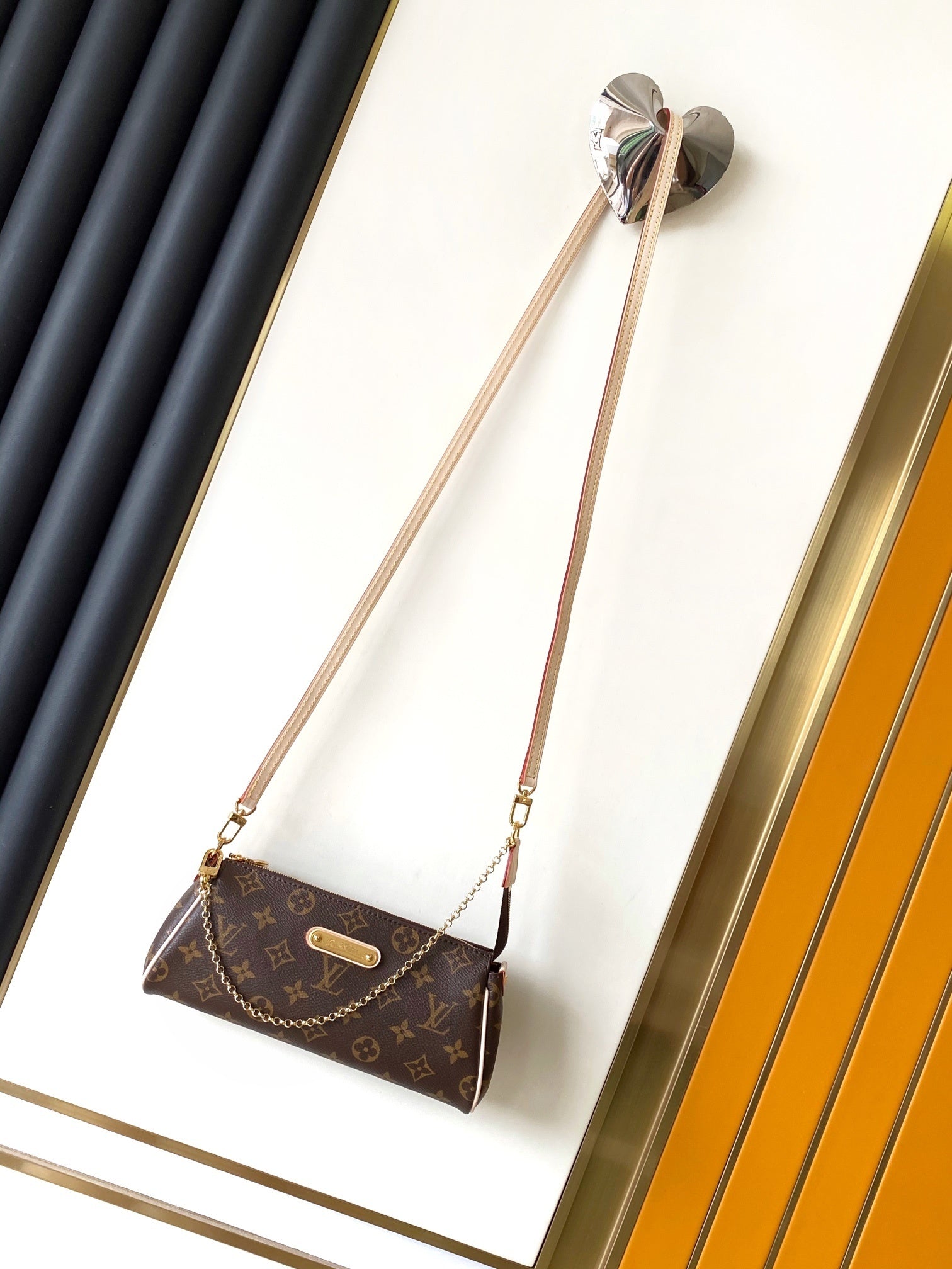 1:1 Replica LV crossbody bag