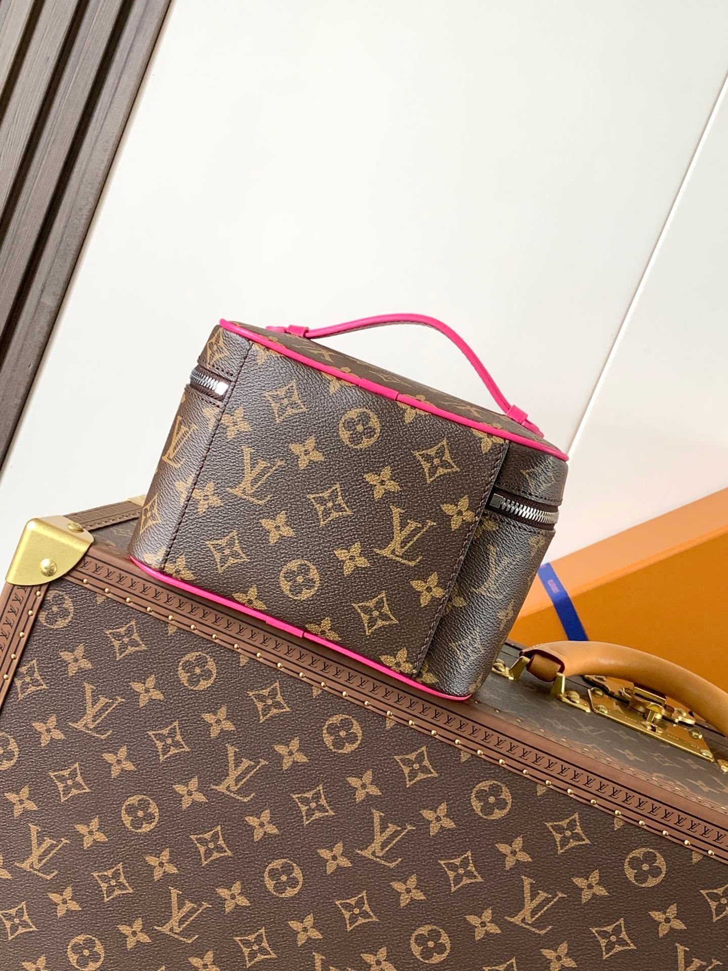 1:1 Replica LV handbag