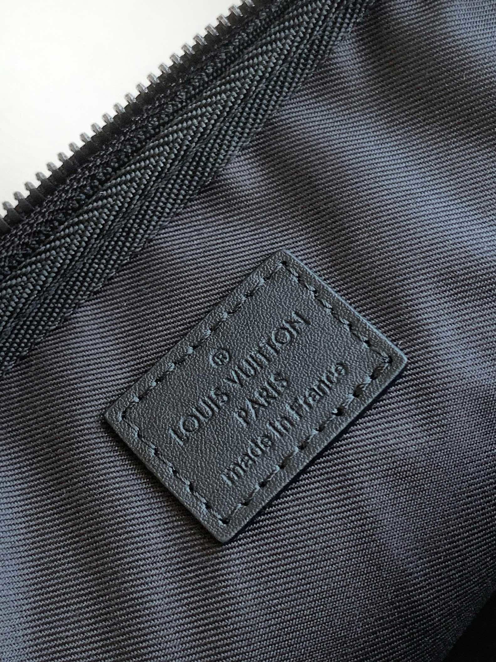 1:1 Replica LV crossbody bag