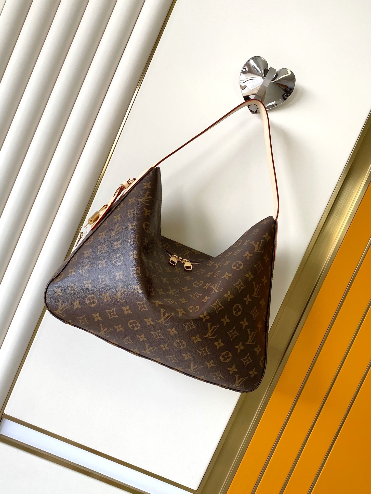 1:1 Replica LV single-shoulder bag
