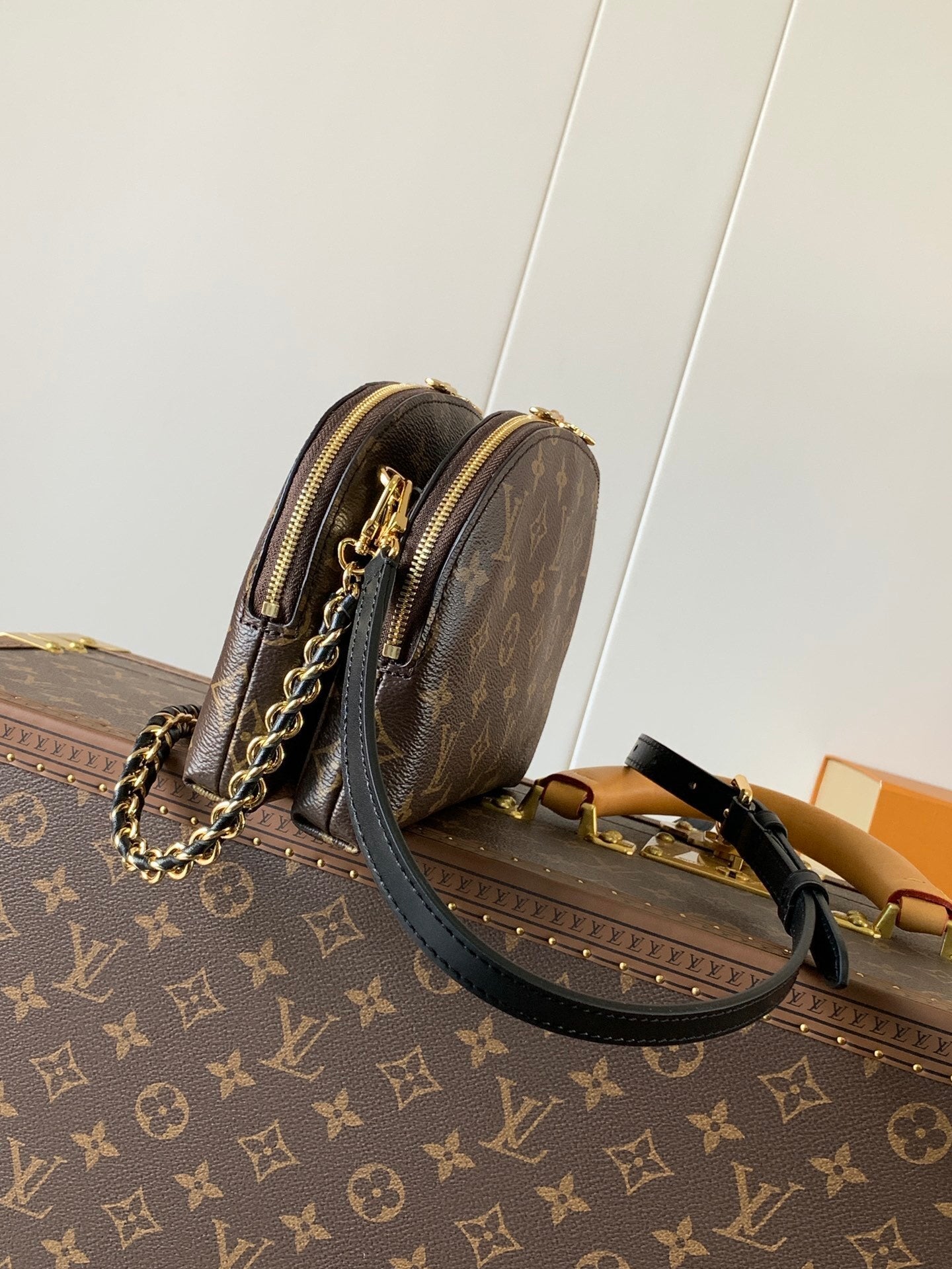 1:1 Replica LV chain bag