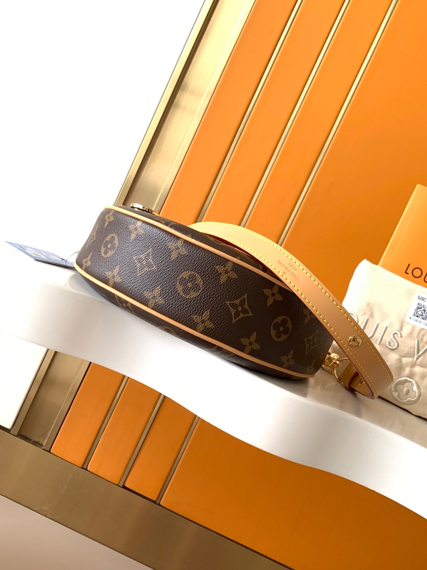 1:1 Replica LV One-shoulder bag