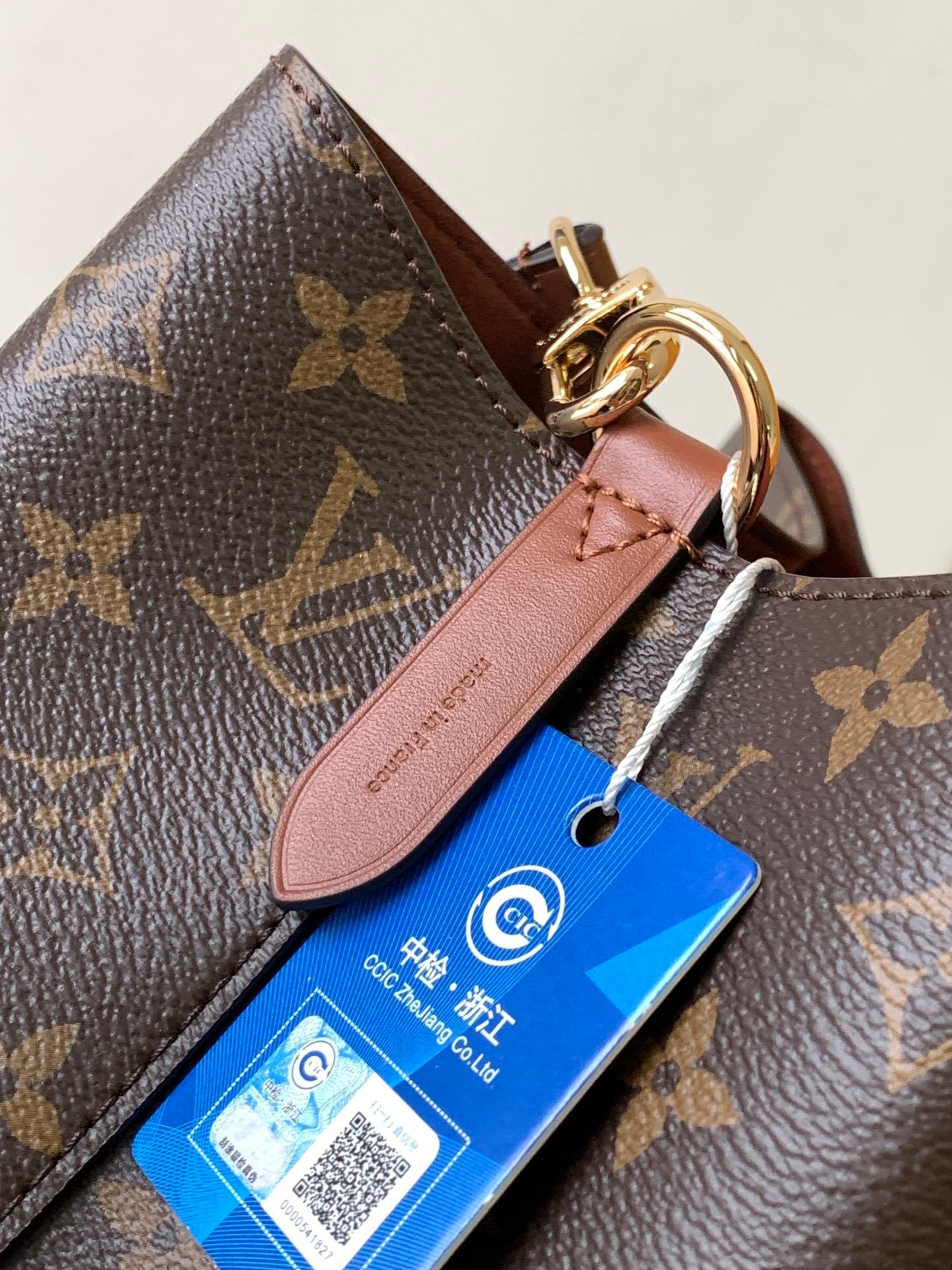 1:1 Replica LV bucket bag