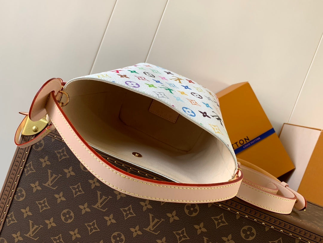 1:1 Replica LV bucket bag