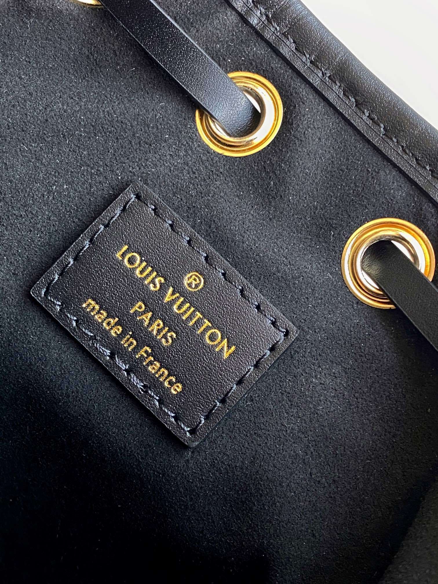 1:1 Replica LV crossbody bag