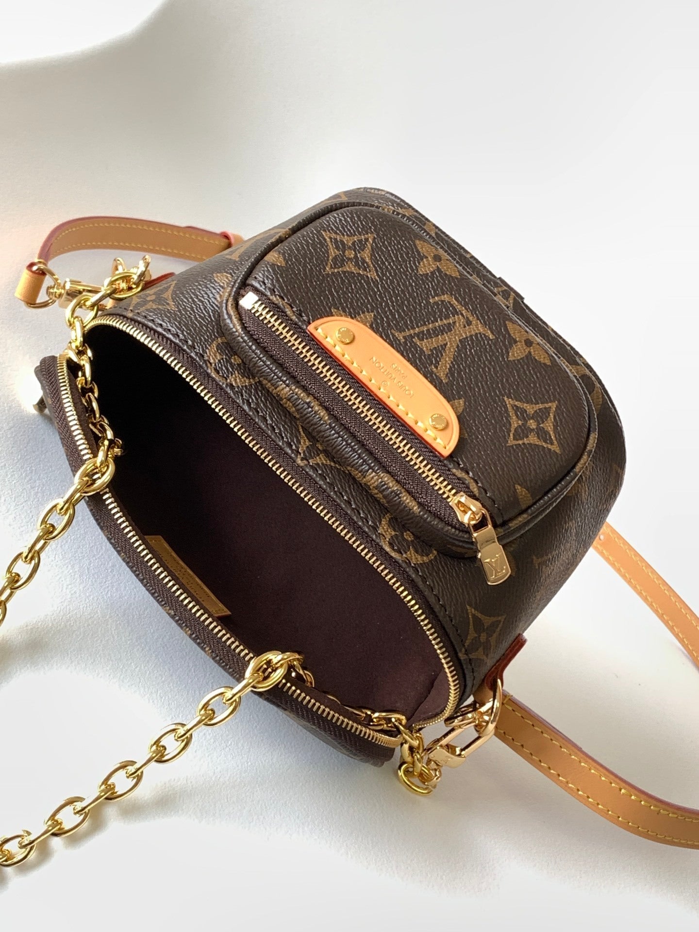 1:1 Replica LV crossbody bag