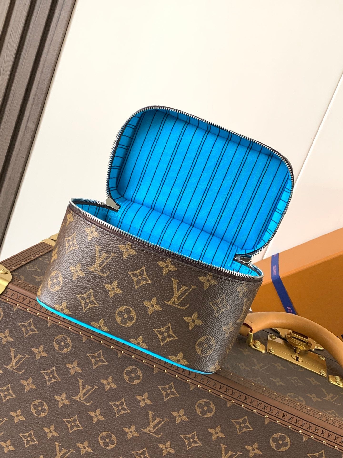 1:1 Replica LV handbag