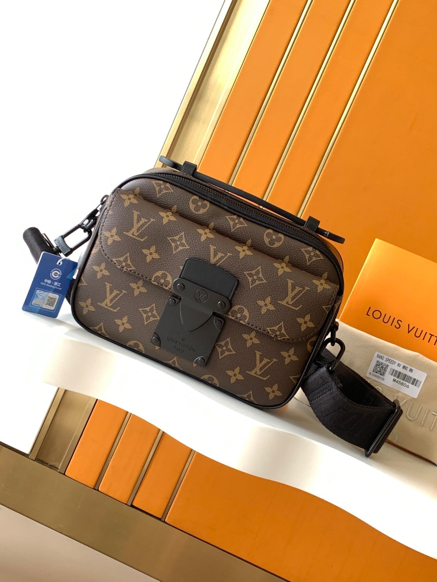 1:1 Replica LV crossbody bag