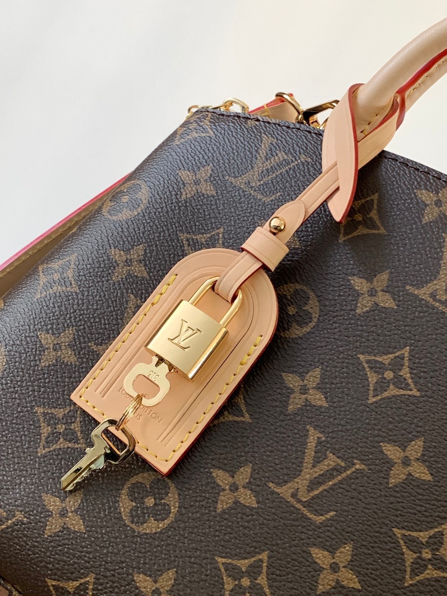 1:1 Replica LV Handbag