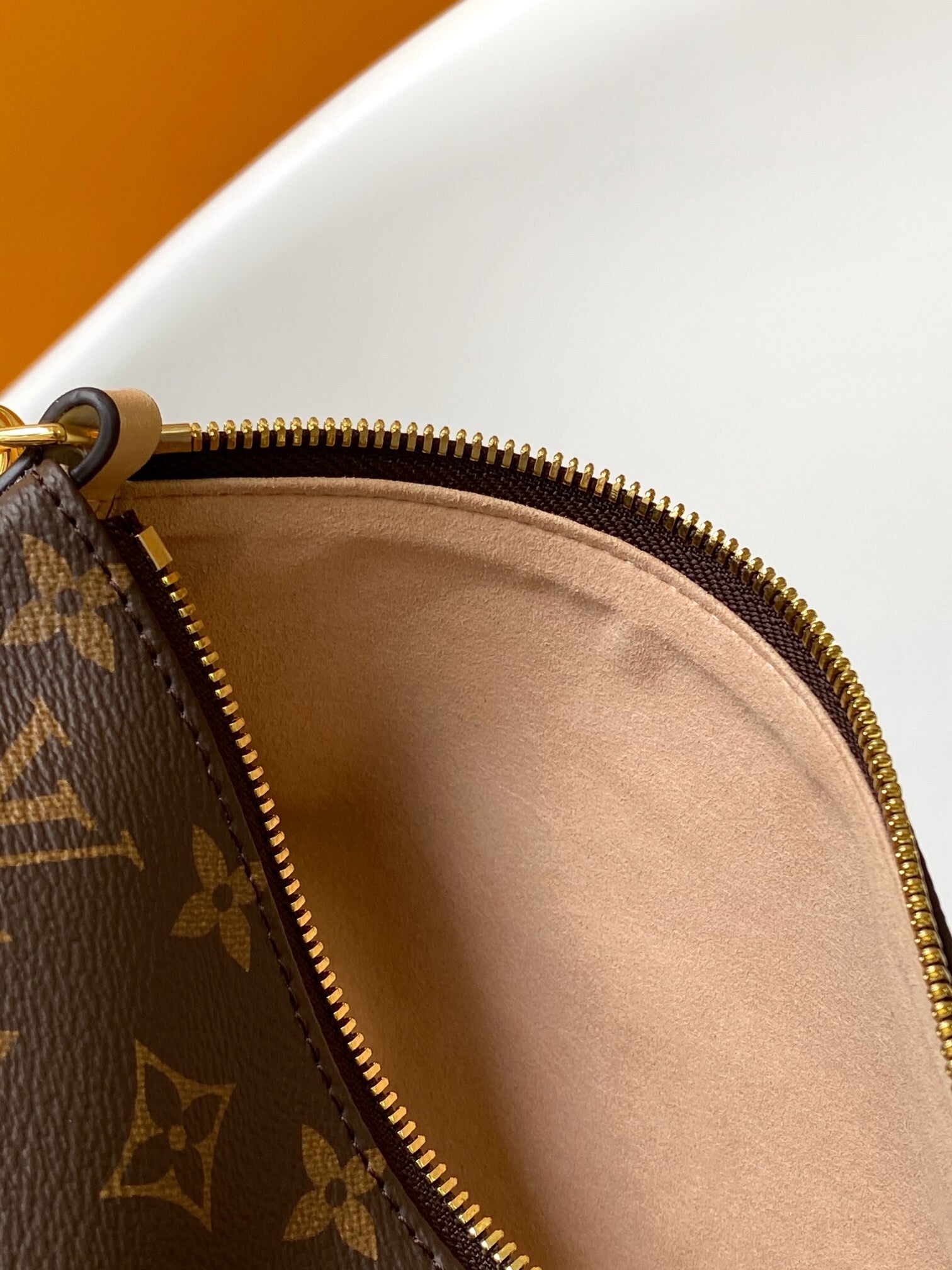 1:1 Replica LV crossbody bag